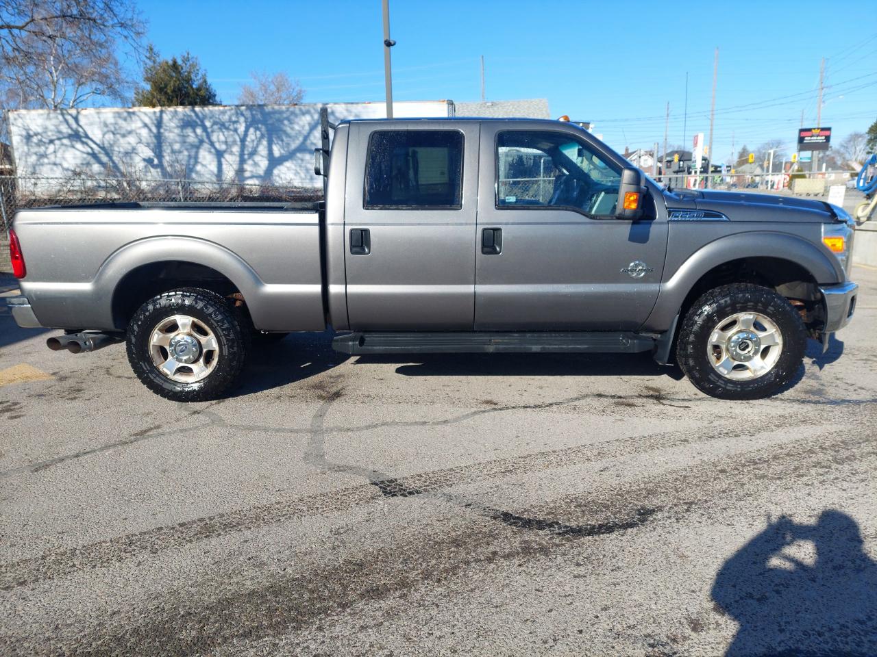 2012 Ford F-250 4WD Crew Cab 172" XLT - Photo #2