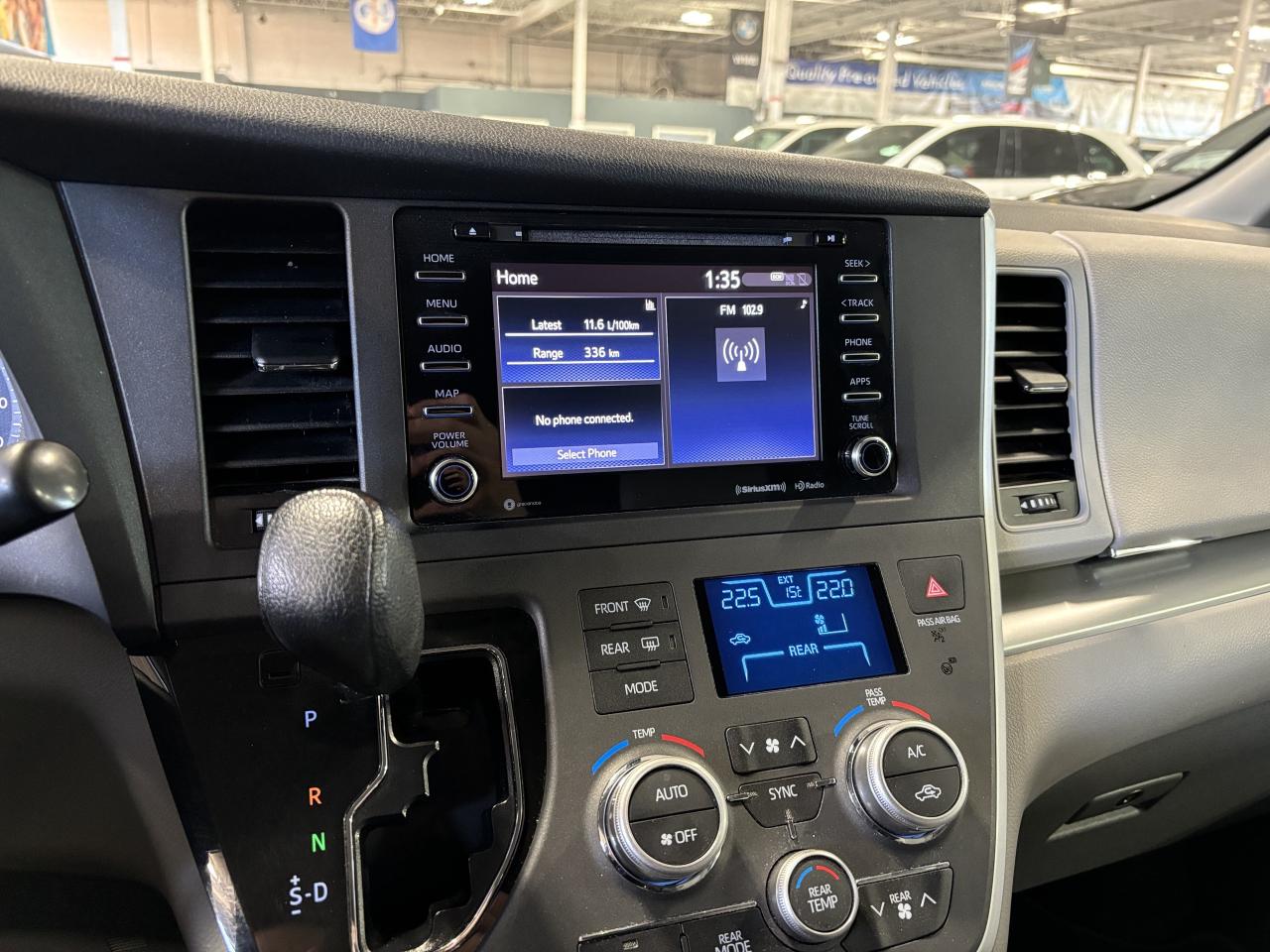 2020 Toyota Sienna LE|8PASSENGER|POWERDOORS|APPLECARPLAY|BACKUPCAM|++ - Photo #20