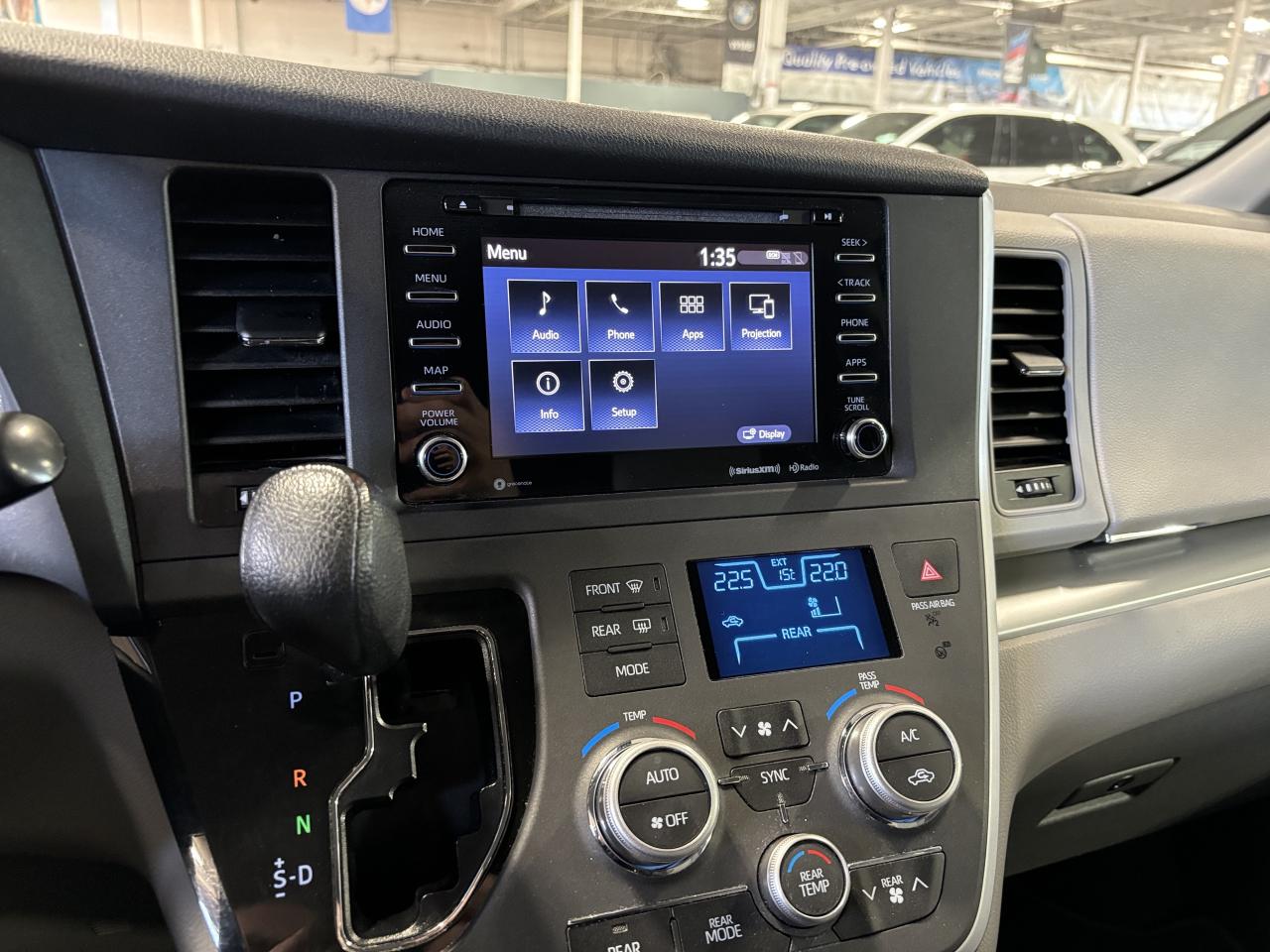 2020 Toyota Sienna LE|8PASSENGER|POWERDOORS|APPLECARPLAY|BACKUPCAM|++ - Photo #21