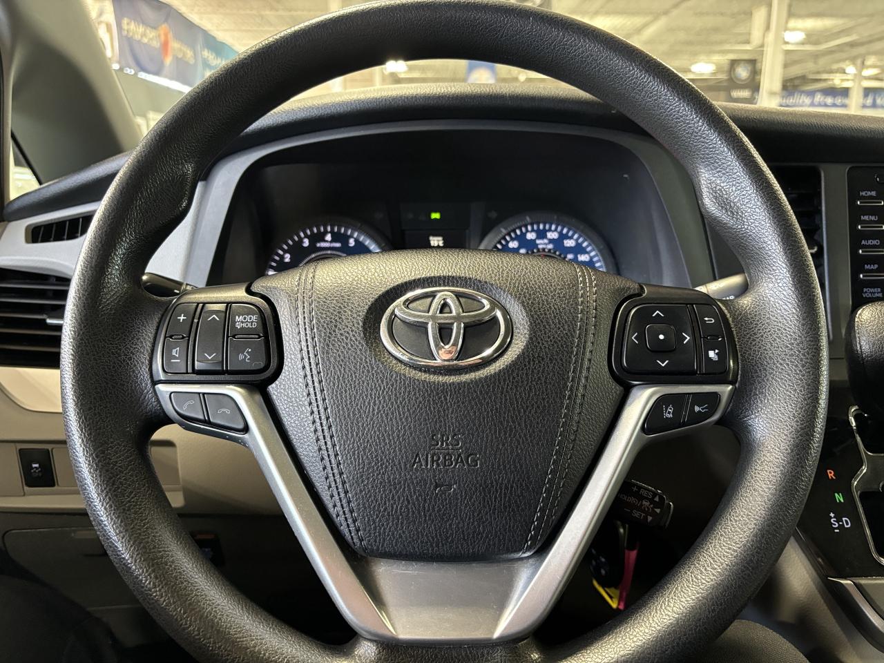 2020 Toyota Sienna LE|8PASSENGER|POWERDOORS|APPLECARPLAY|BACKUPCAM|++ - Photo #26