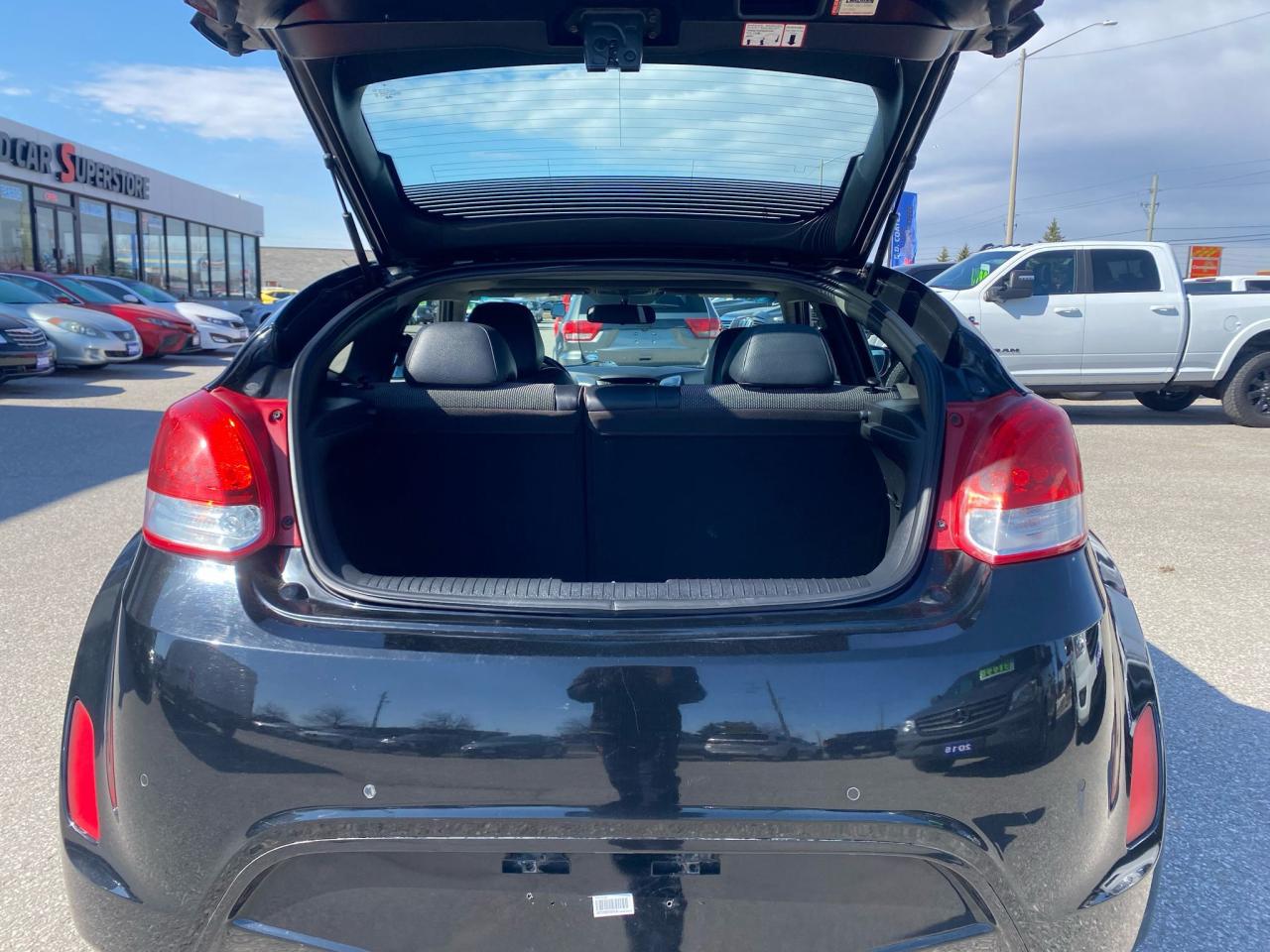 2015 Hyundai Veloster Tech ~Nav ~Camera ~Heated Leather ~Panoramic Roof Photo4