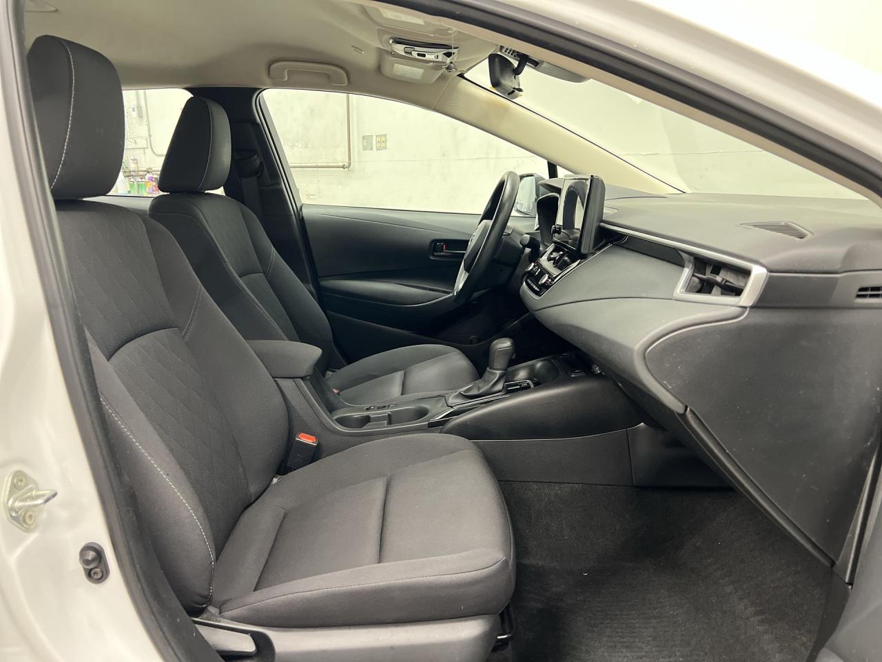 2024 Toyota Corolla LE | CARPLAY |HTD SEATS |BLIND SPOT |ADAPT. CRUISE Photo