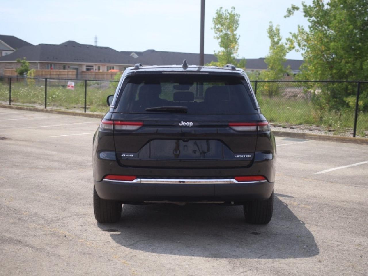 2023 Jeep Grand Cherokee Limited  **LEATHER - PWR GATE** Photo3