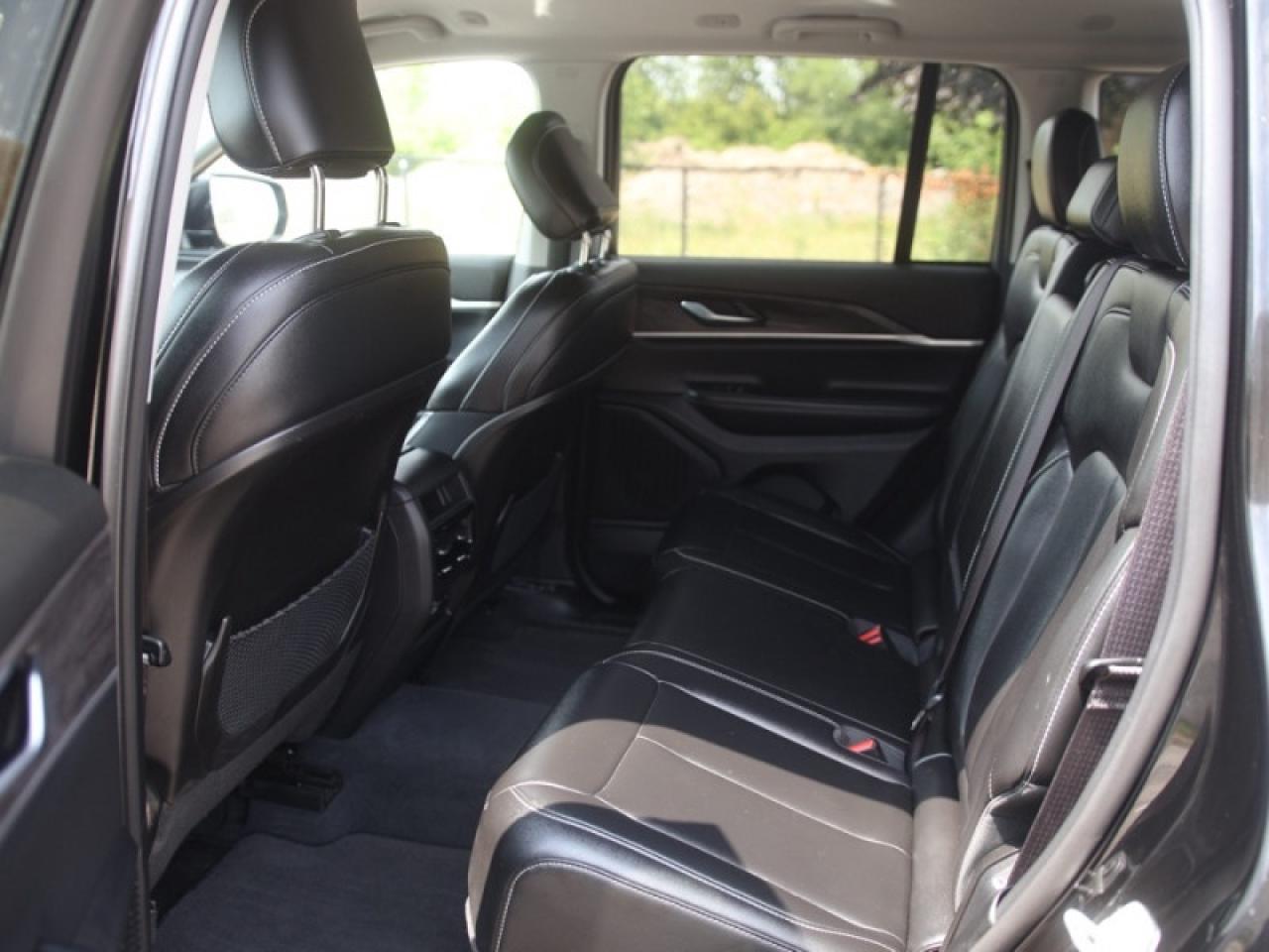 2023 Jeep Grand Cherokee Limited  **LEATHER - PWR GATE** Photo