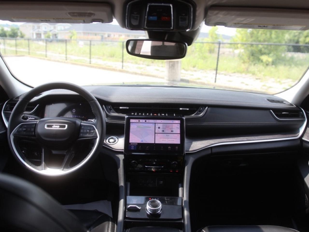 2023 Jeep Grand Cherokee Limited  **LEATHER - PWR GATE** Photo