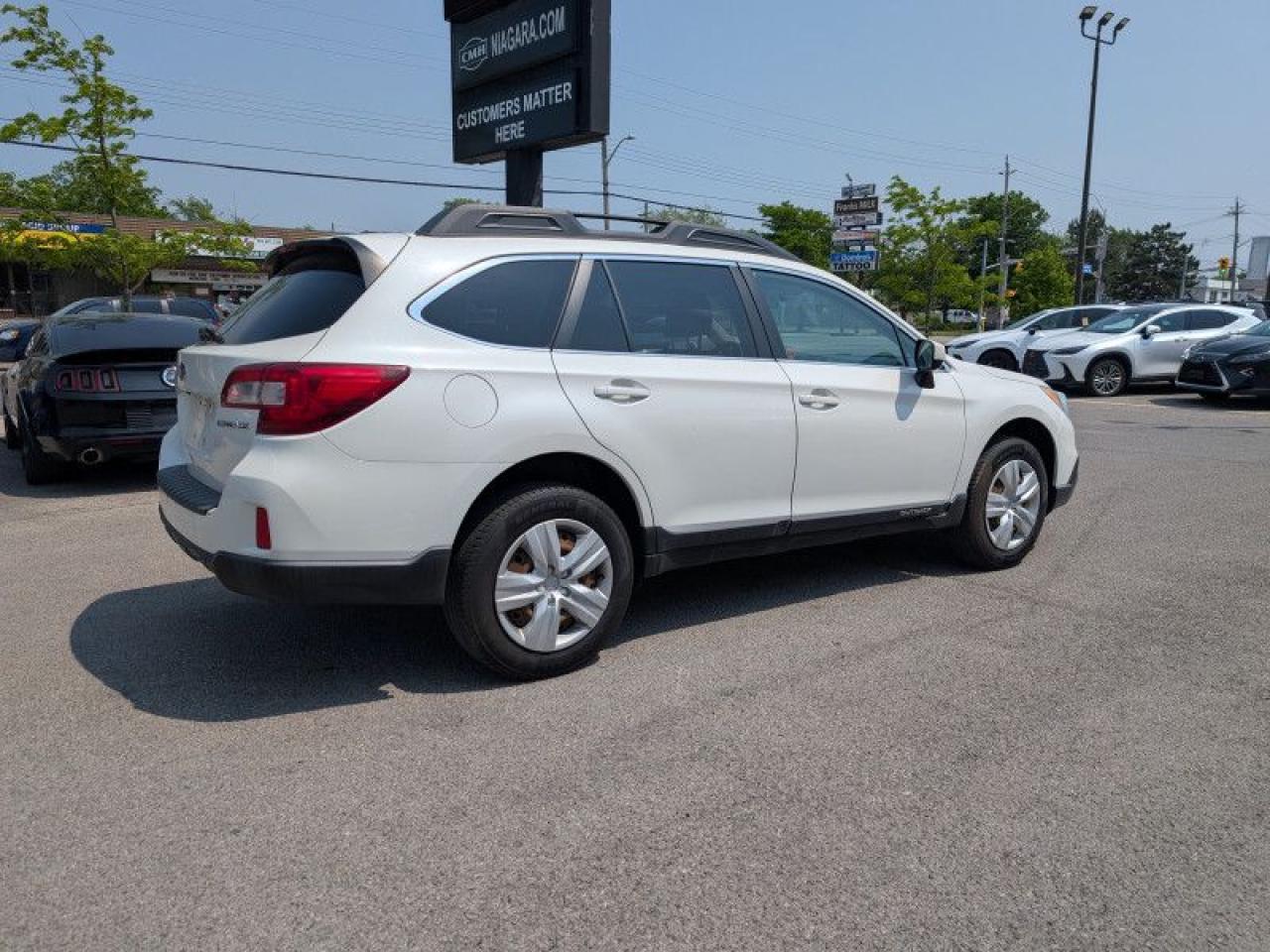 2017 Subaru Outback 2.5i  **MANUAL TRANSMISSION** Photo4