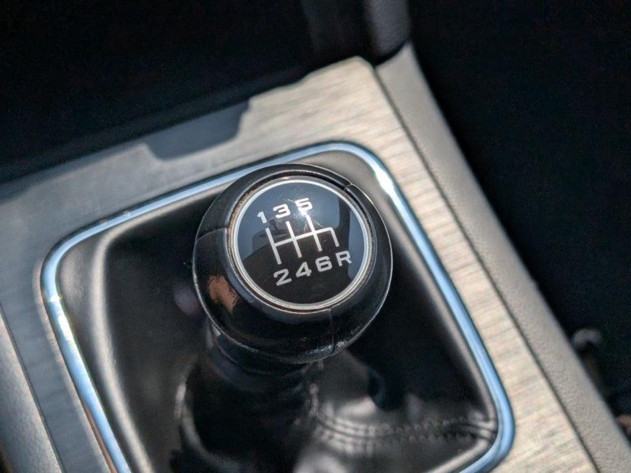 2017 Subaru Outback 2.5i  **MANUAL TRANSMISSION** Photo