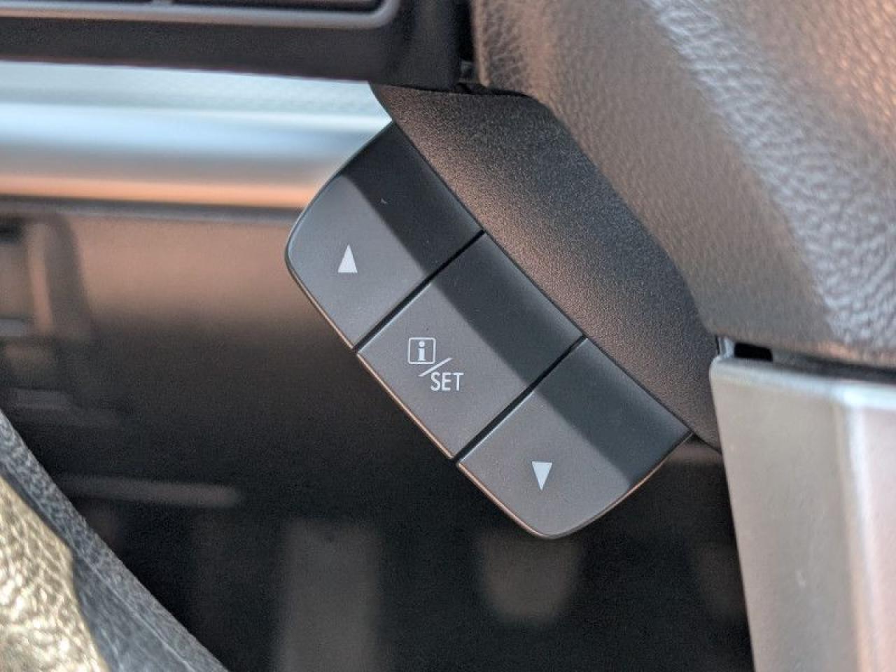2017 Subaru Outback 2.5i  **MANUAL TRANSMISSION** Photo