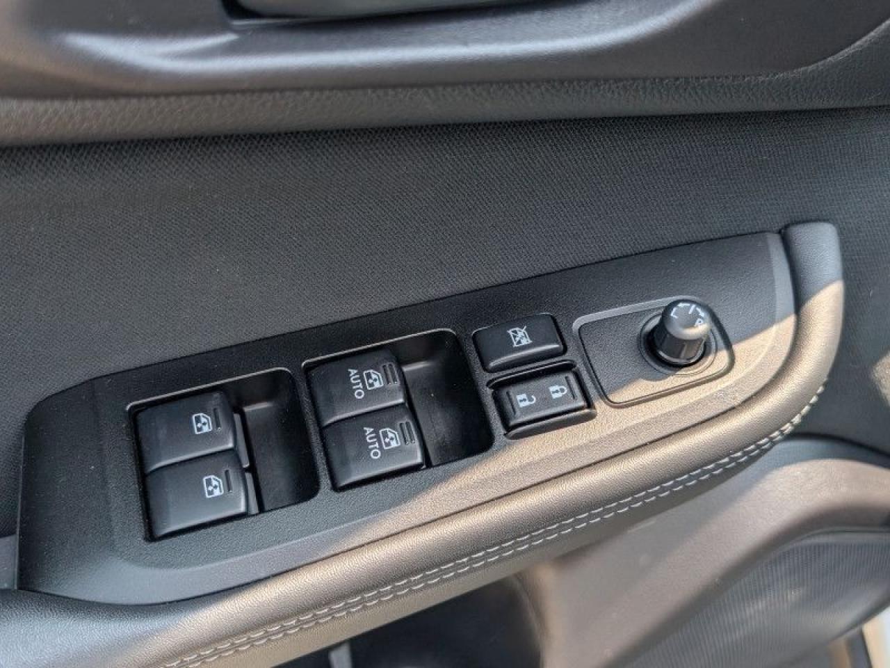 2017 Subaru Outback 2.5i  **MANUAL TRANSMISSION** Photo