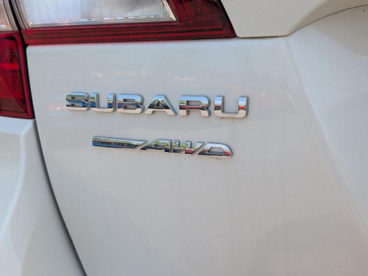 2017 Subaru Outback 2.5i  **MANUAL TRANSMISSION** Photo
