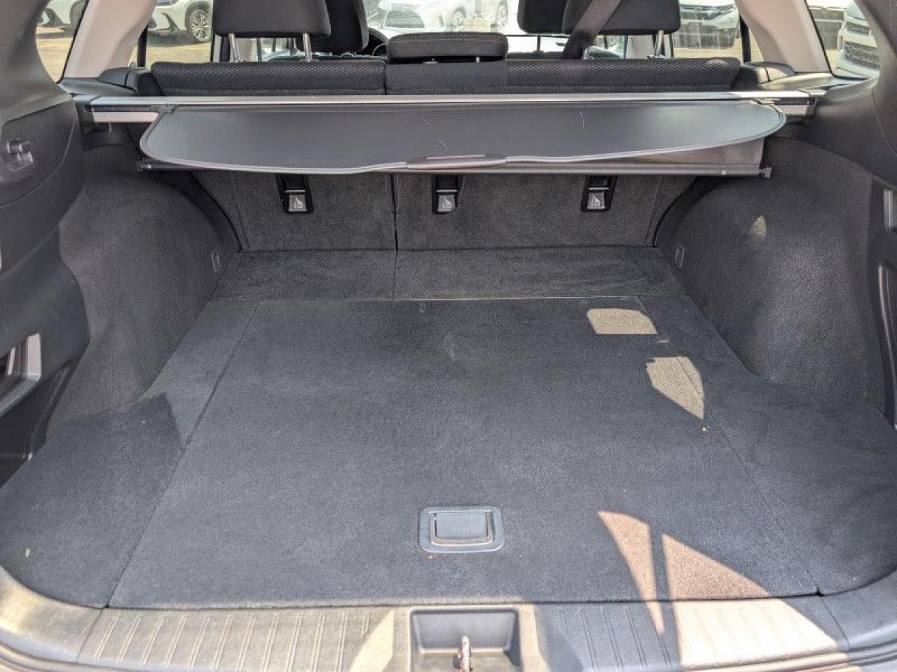 2017 Subaru Outback 2.5i  **MANUAL TRANSMISSION** Photo