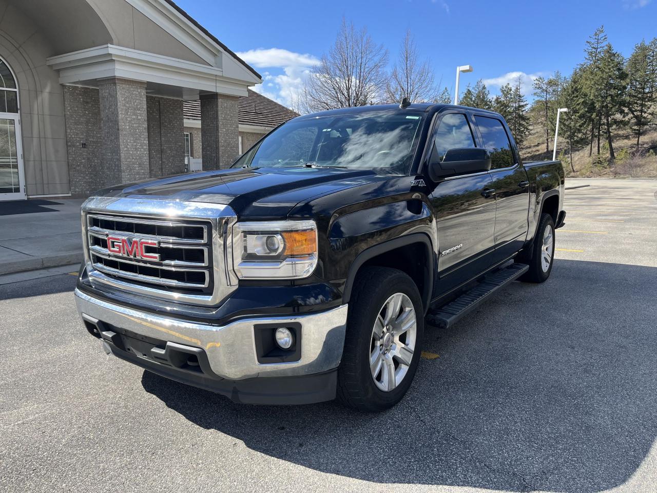 Used 2014 GMC Sierra 1500 SLE Crew Cab 4WD for sale in West Kelowna, BC