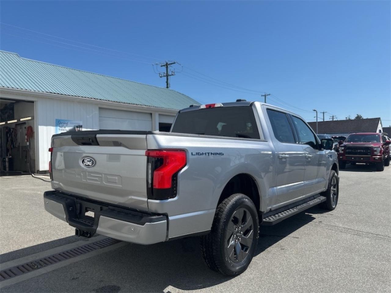 2025 Ford F-150 Lightning Flash Photo4