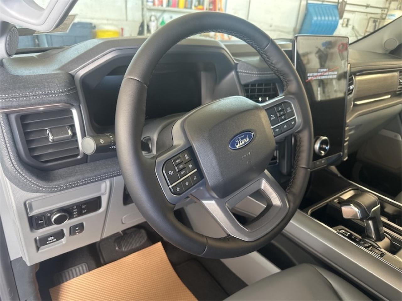2025 Ford F-150 Lightning Flash Photo5