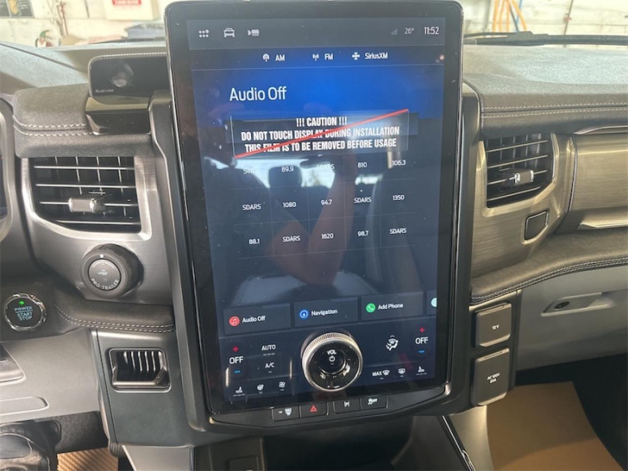 2025 Ford F-150 Lightning Flash Photo5