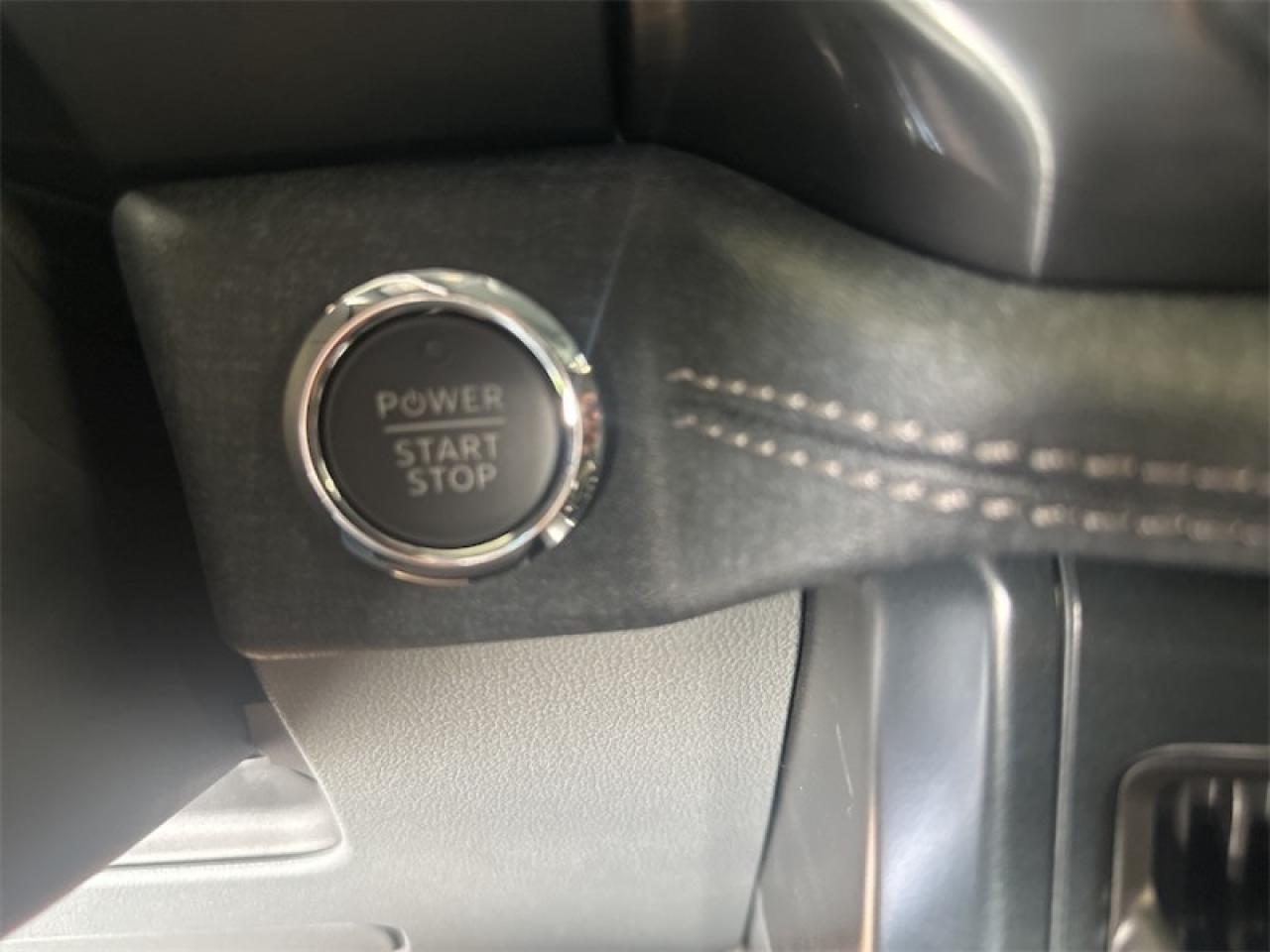 2025 Ford F-150 Lightning Flash Photo5