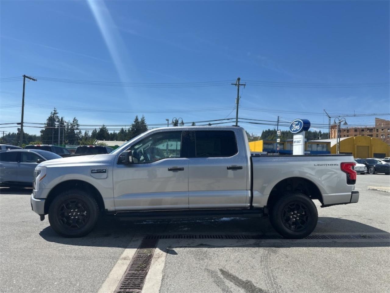 2025 Ford F-150 Lightning XLT Photo1