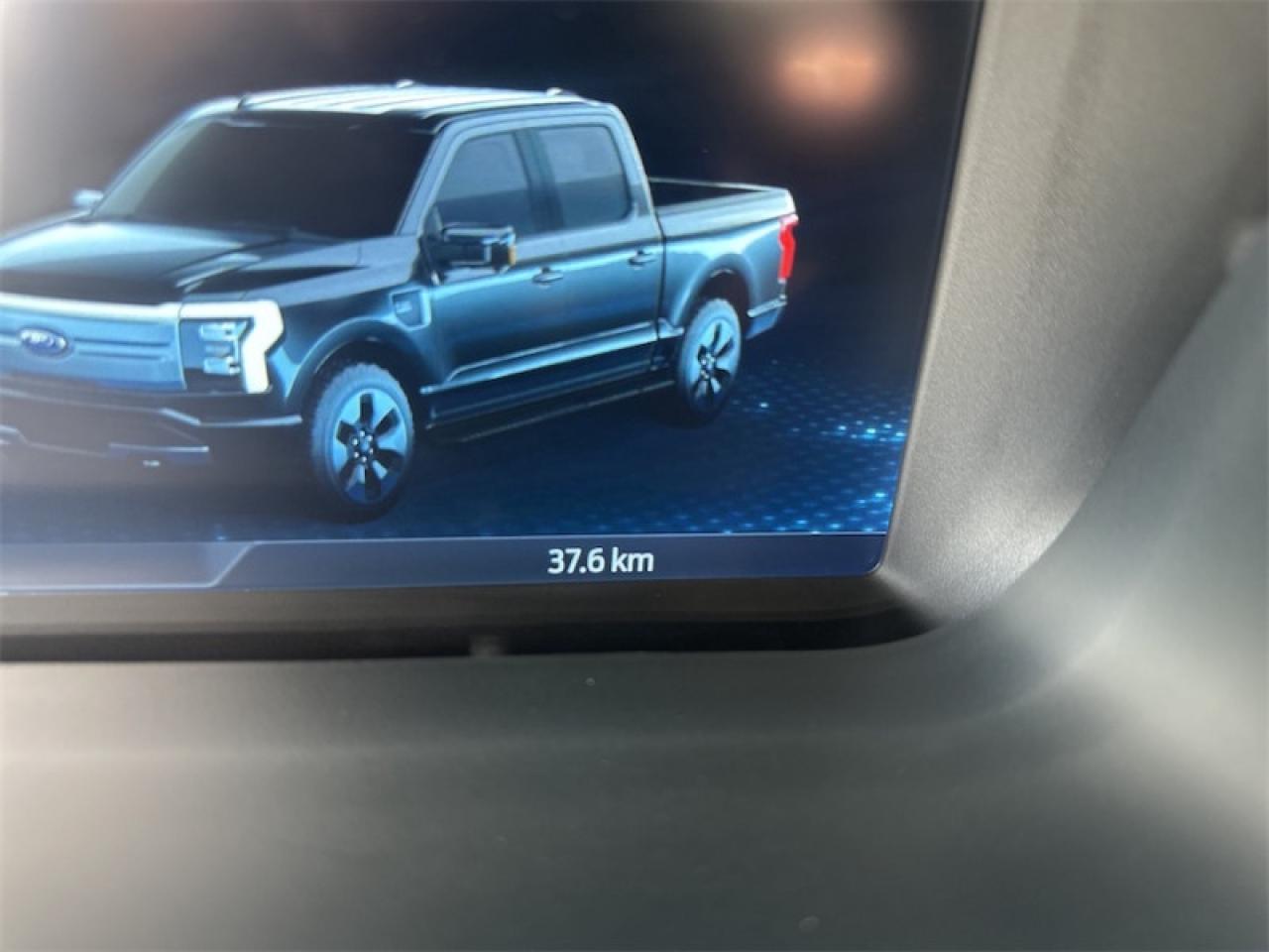 2025 Ford F-150 Lightning XLT Photo5