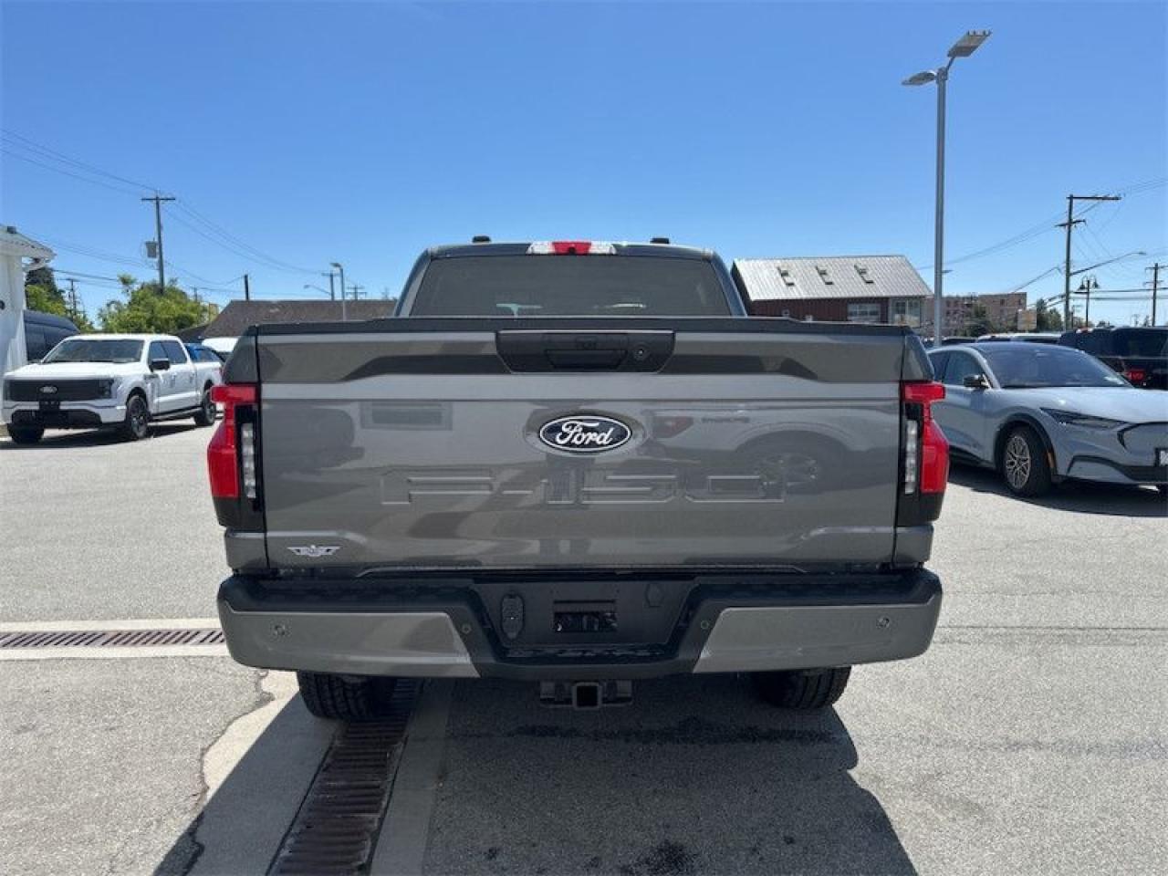2025 Ford F-150 Lightning XLT Photo5