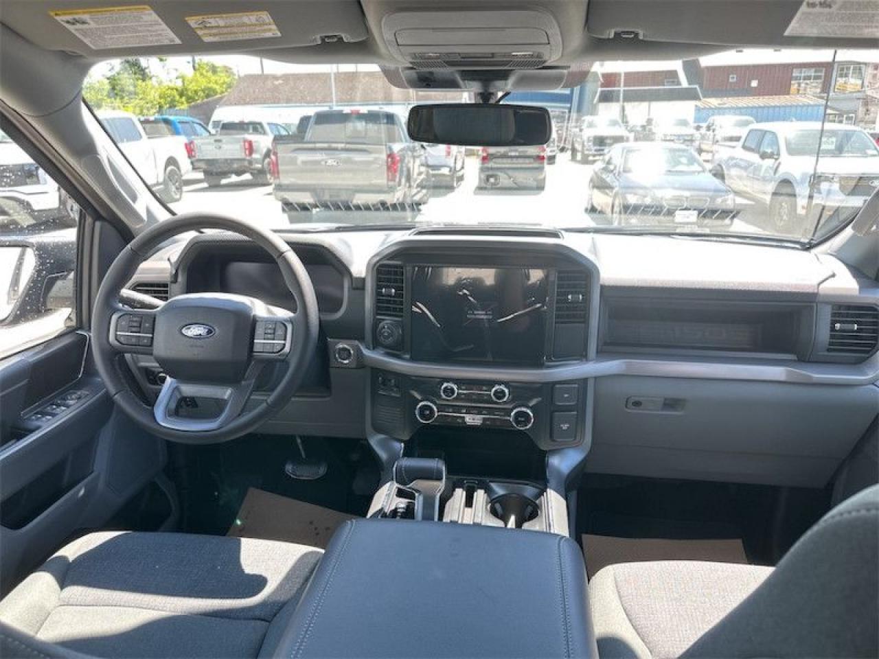 2025 Ford F-150 Lightning XLT Photo5