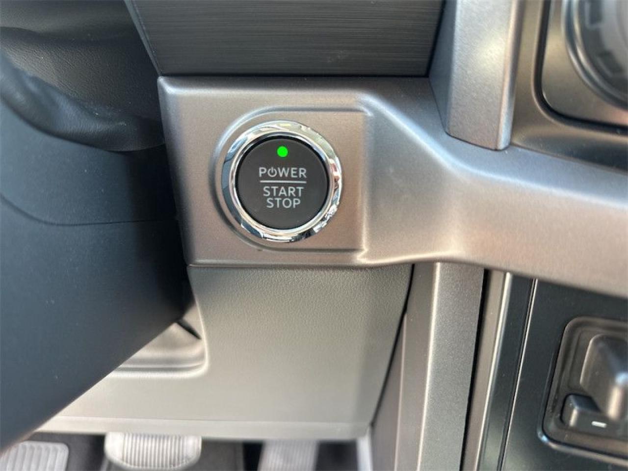 2025 Ford F-150 Lightning XLT Photo5