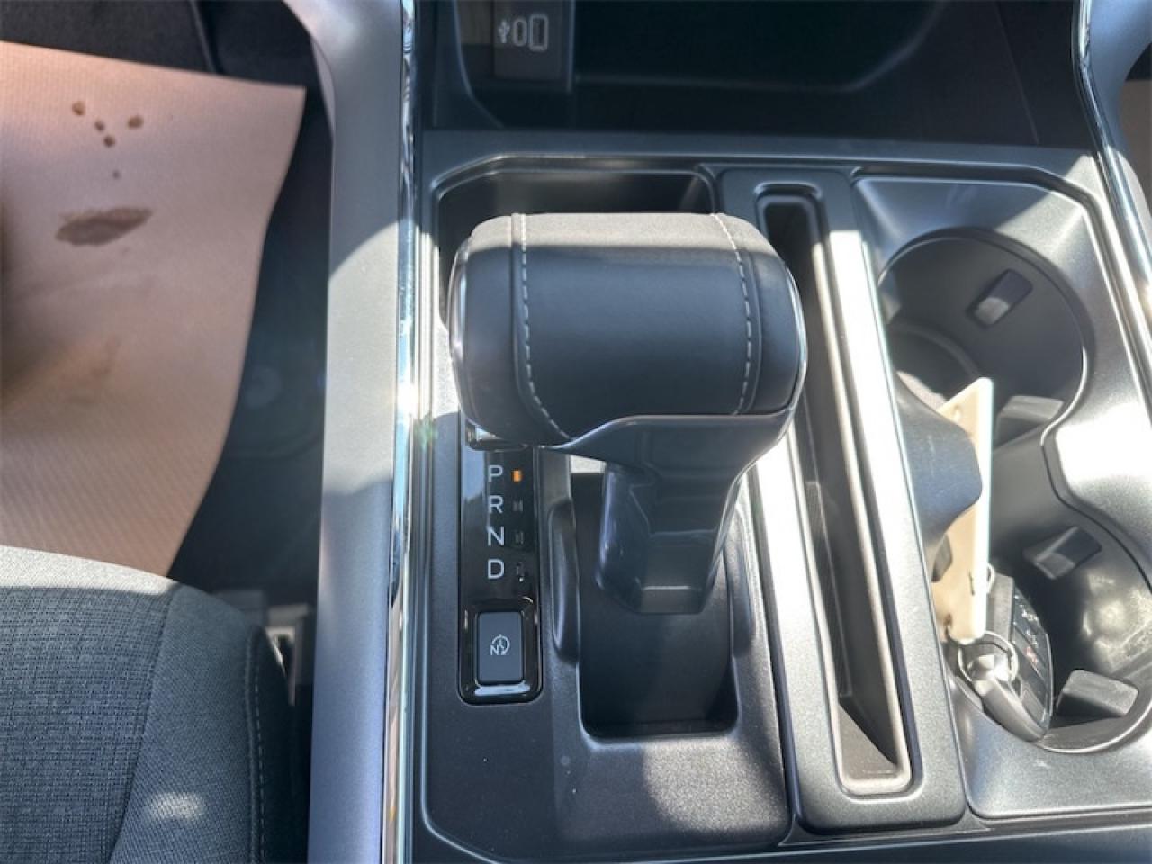2025 Ford F-150 Lightning XLT Photo5