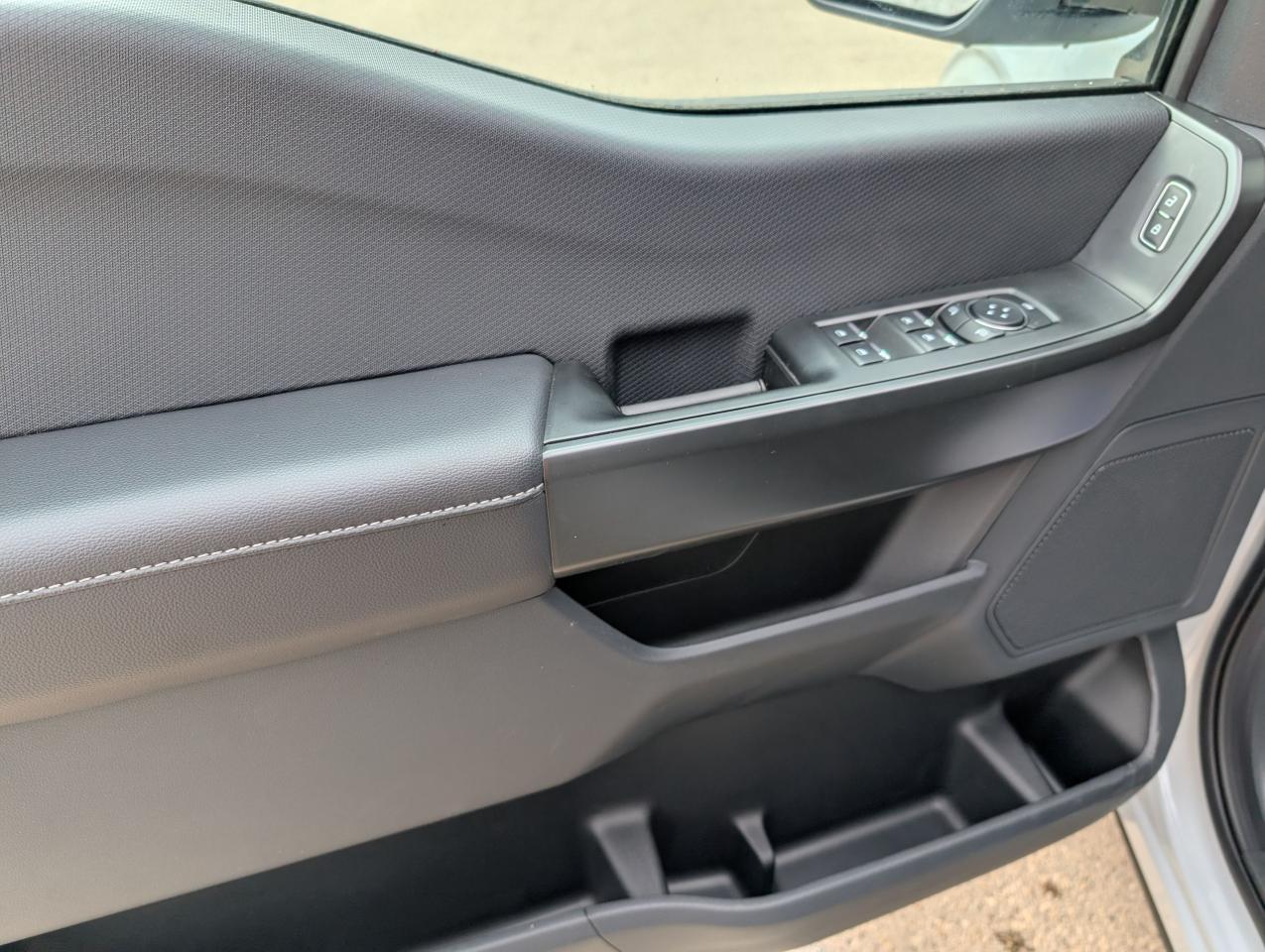 2025 Ford F-150 STX Photo5