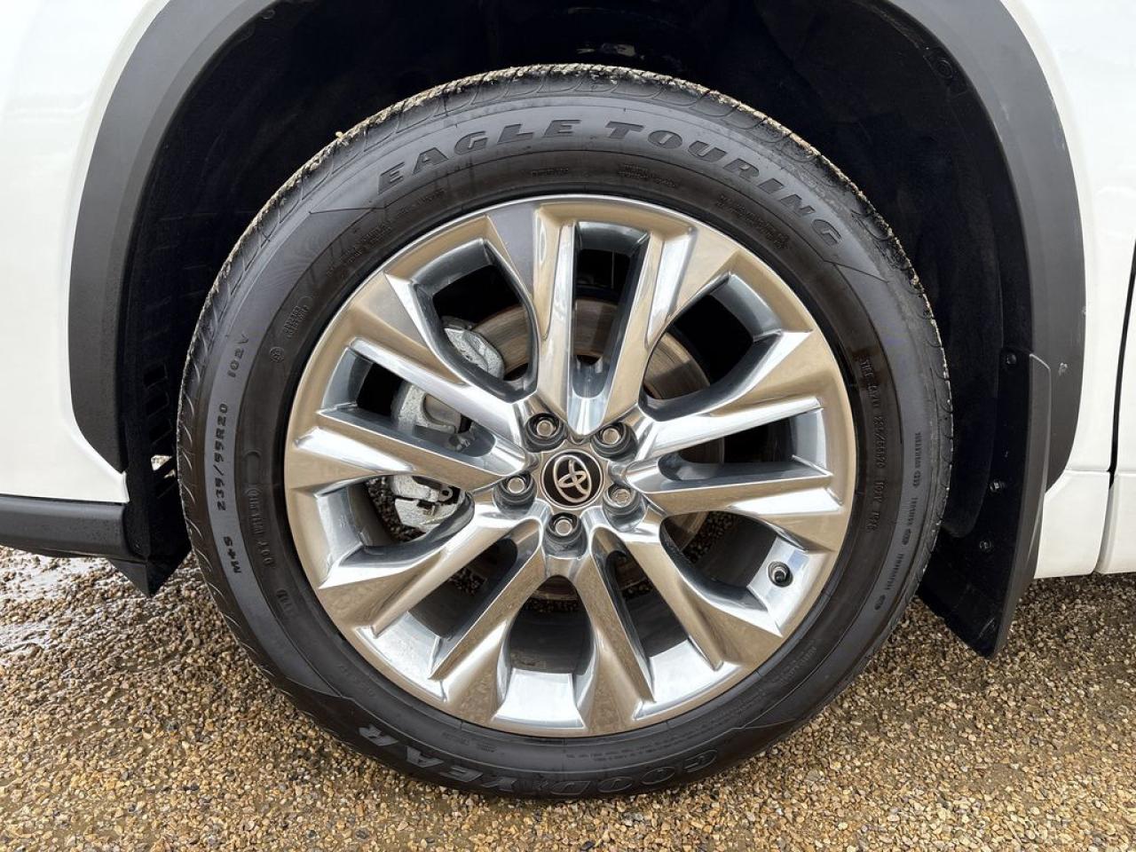 2024 Toyota Highlander LIMITED  Photo2