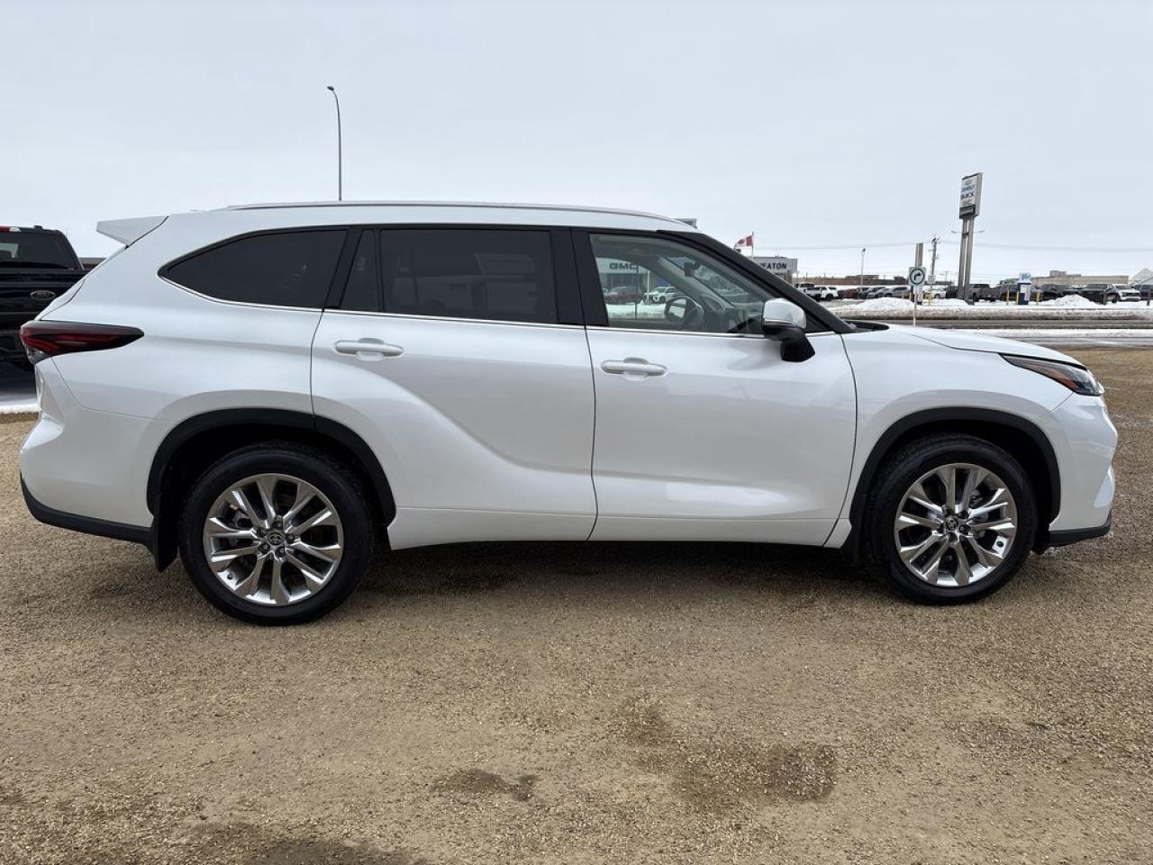 2024 Toyota Highlander LIMITED  Photo5