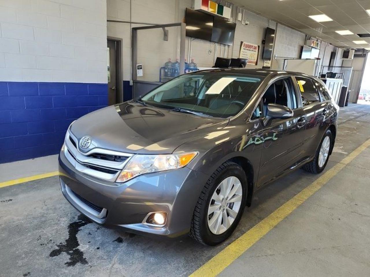 Used 2015 Toyota Venza XLE AWD | Leather | Dual Moonroof | Nav | Heated Seats | Bluetooth | Rear Camera | and More ! for sale in Guelph, ON