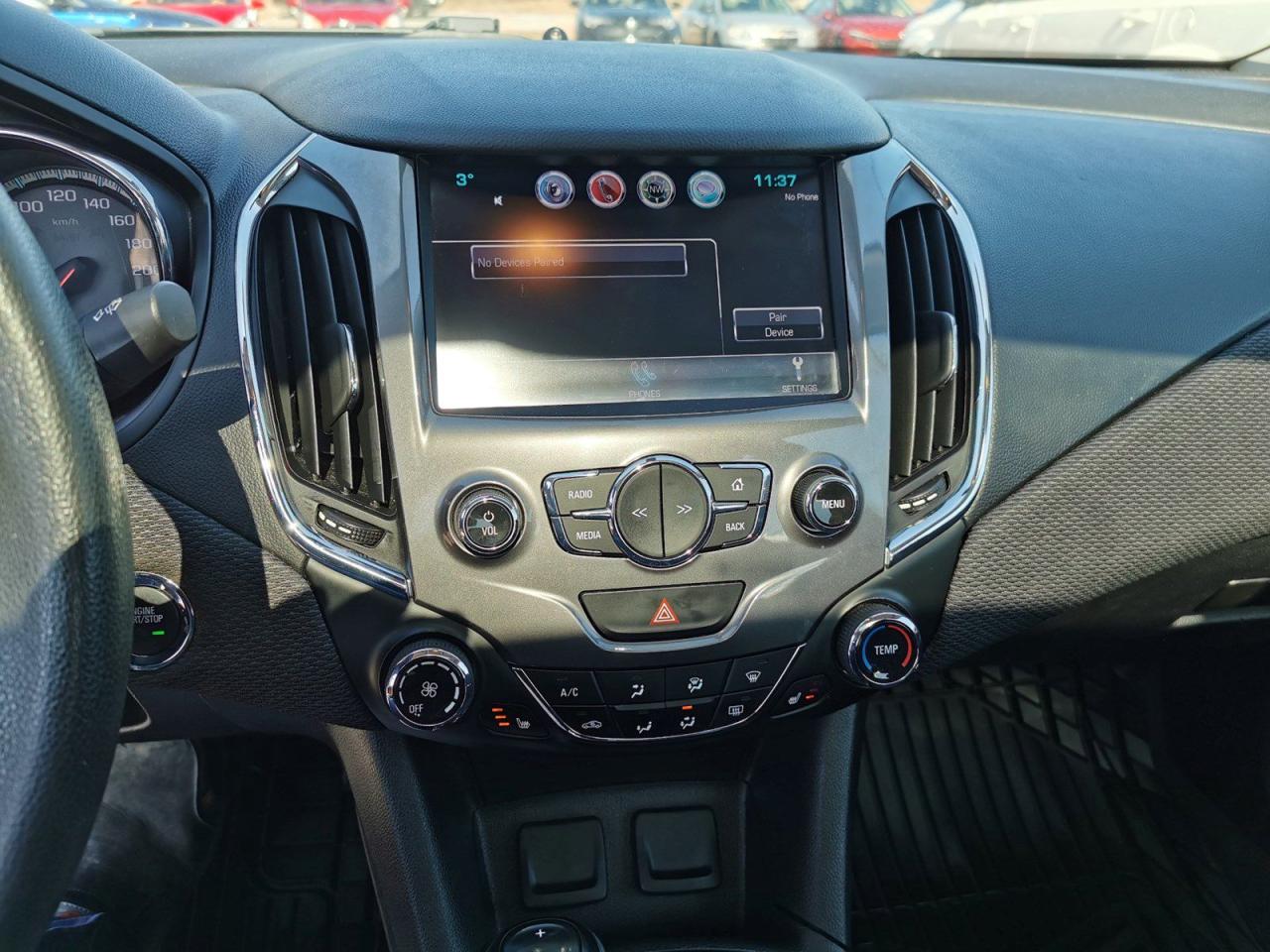 2018 Chevrolet Cruze LT - Photo #18