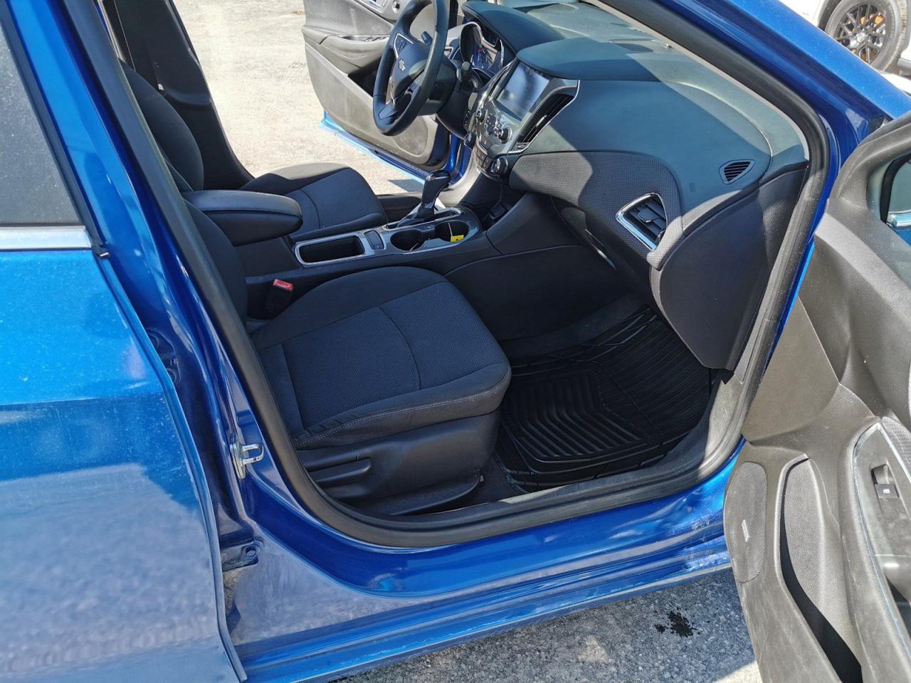 2018 Chevrolet Cruze LT - Photo #26
