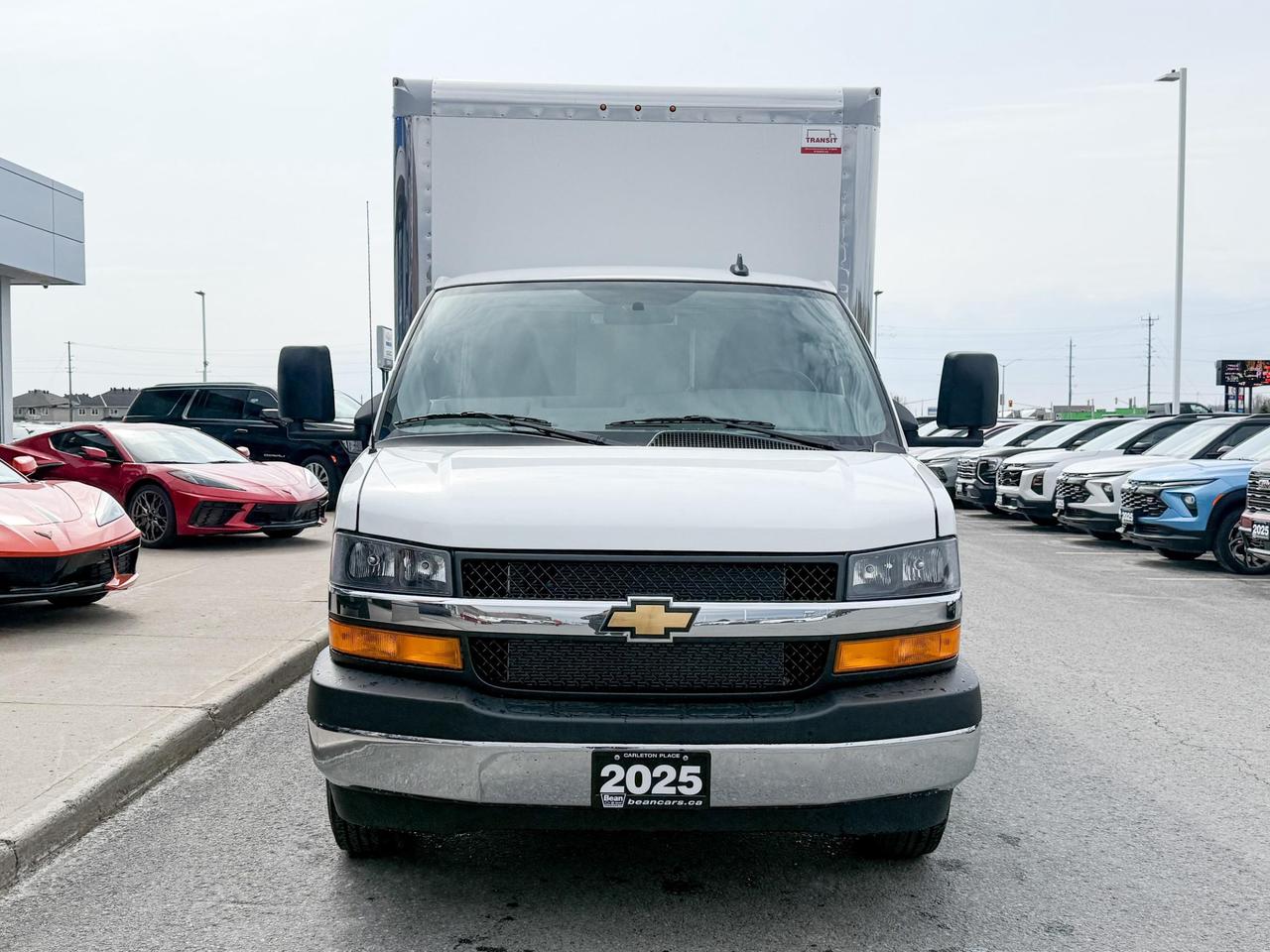 2025 Chevrolet Express Cutaway Work Van 4.3L V6 WITH REMOTE ENTRY, POWER DRIVER'S SEAT, CLOTH SEATS, AIR CONDITIONING, CRUISE CONTROL, MP3 PLAYER, BLUETOOTH Photo