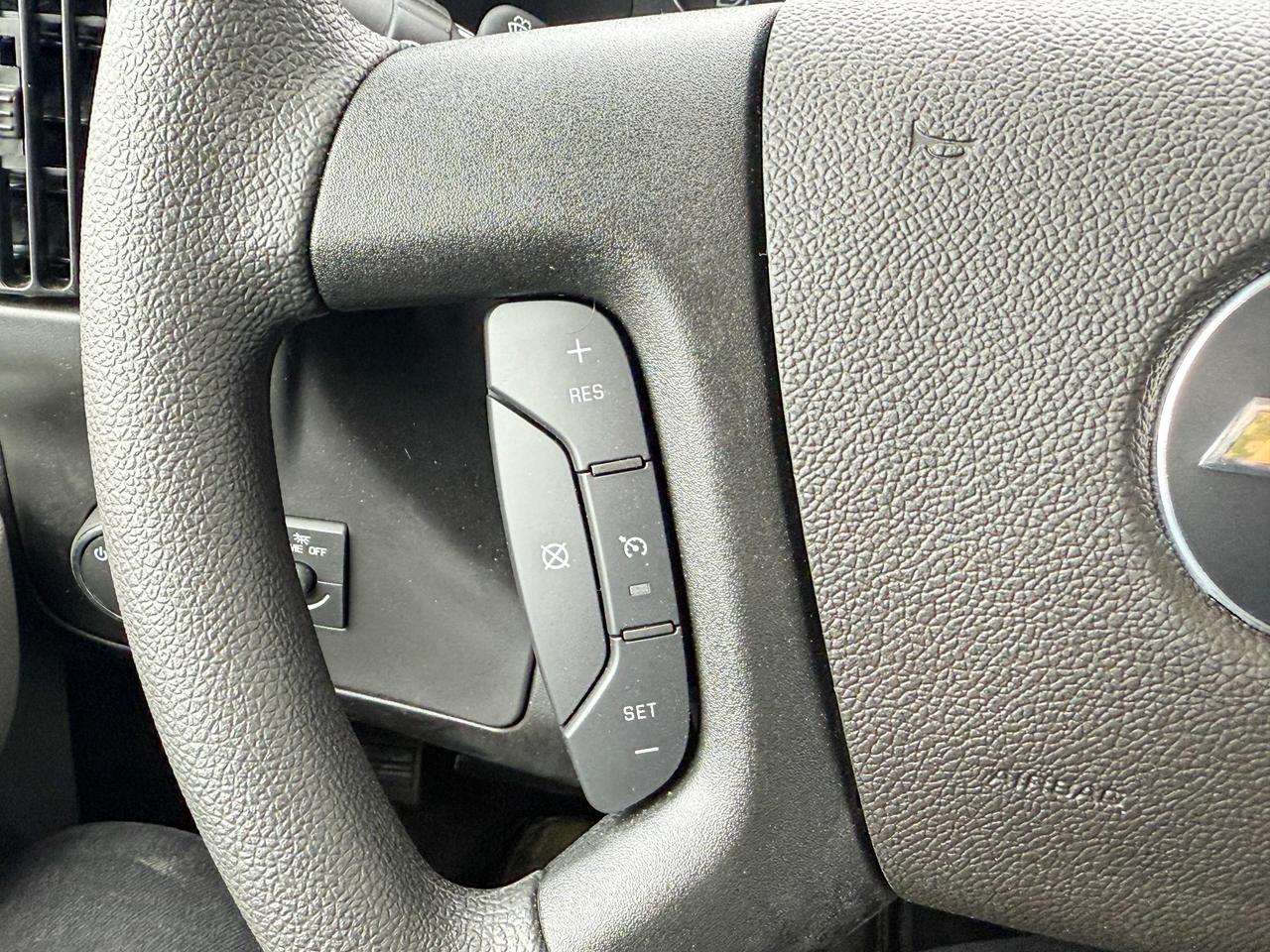 2025 Chevrolet Express Cutaway Work Van 4.3L V6 WITH REMOTE ENTRY, POWER DRIVER'S SEAT, CLOTH SEATS, AIR CONDITIONING, CRUISE CONTROL, MP3 PLAYER, BLUETOOTH Photo