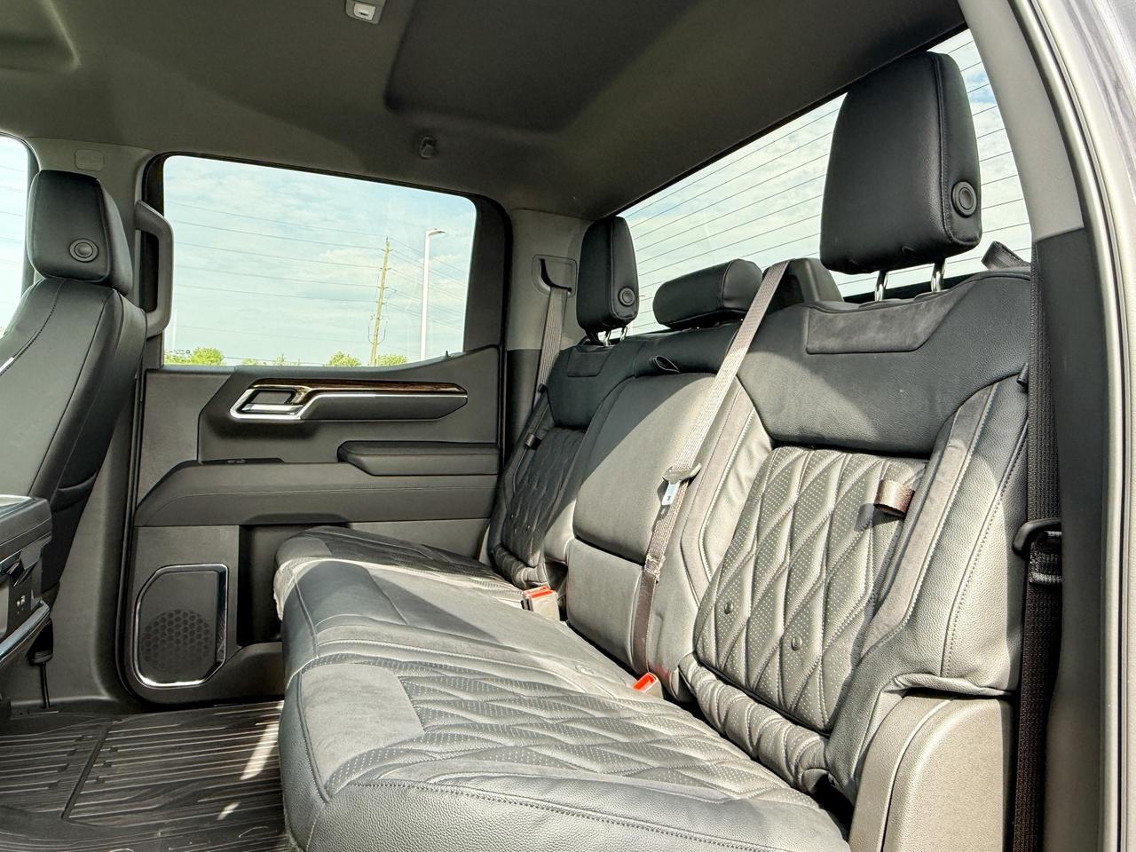 2025 GMC Sierra 1500 Elevation BLACK WIDOW PACKAGE - 5.3L V8 WITH REMOTE START/ENTRY, HEATED SEATS, HEATED STEERING WHEEL, HITCH GUIDANCE WITH HITCH VIEW, HD REAR VISION CAMERA Photo