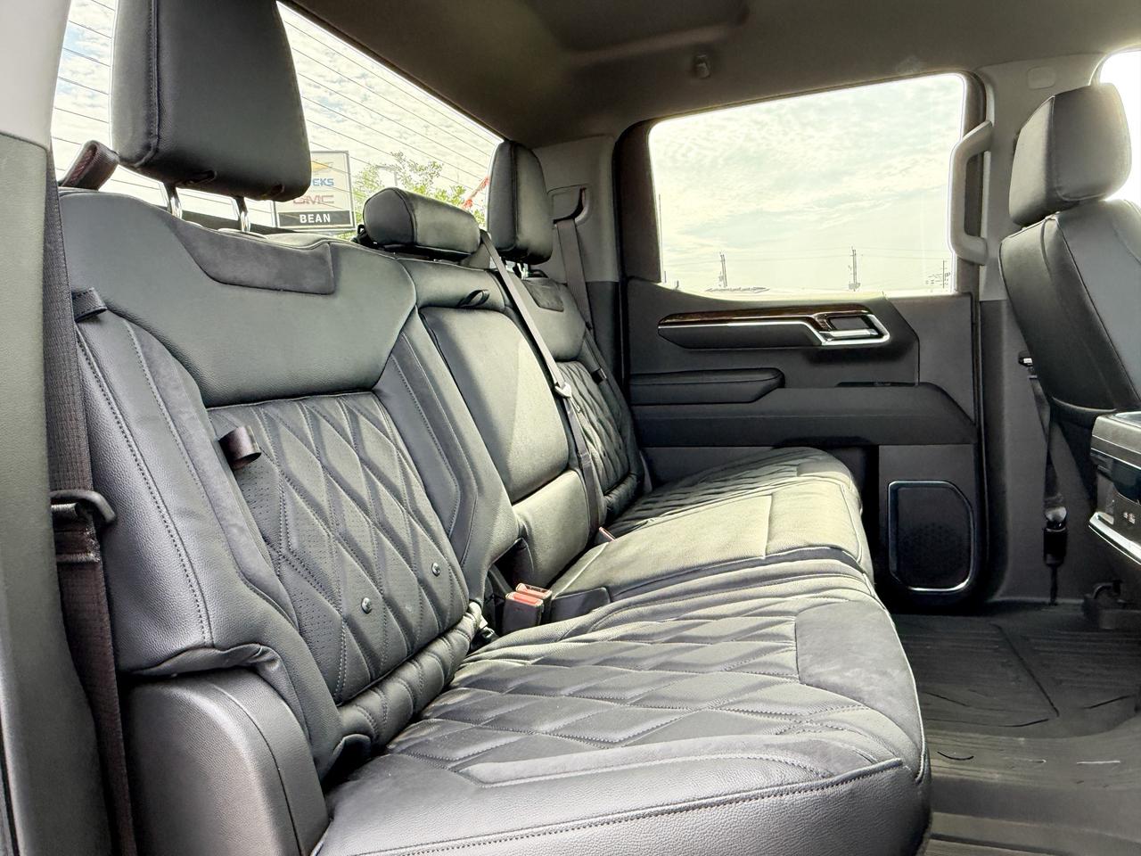 2025 GMC Sierra 1500 Elevation BLACK WIDOW PACKAGE - 5.3L V8 WITH REMOTE START/ENTRY, HEATED SEATS, HEATED STEERING WHEEL, HITCH GUIDANCE WITH HITCH VIEW, HD REAR VISION CAMERA Photo
