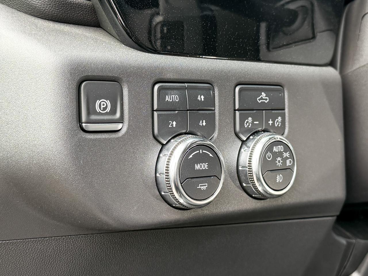 2025 GMC Sierra 1500 Elevation BLACK WIDOW PACKAGE - 5.3L V8 WITH REMOTE START/ENTRY, HEATED SEATS, HEATED STEERING WHEEL, HITCH GUIDANCE WITH HITCH VIEW, HD REAR VISION CAMERA Photo