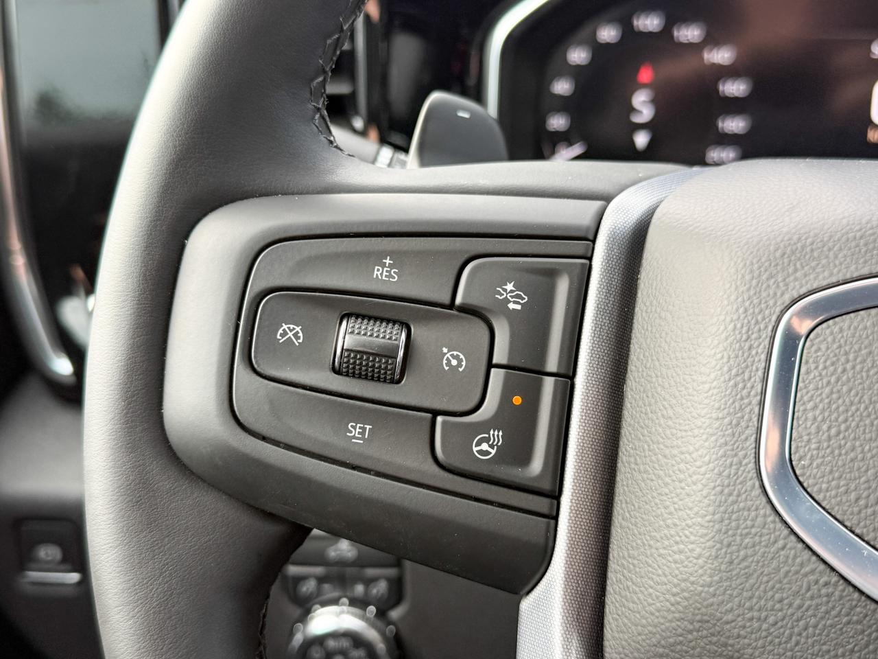 2025 GMC Sierra 1500 Elevation BLACK WIDOW PACKAGE - 5.3L V8 WITH REMOTE START/ENTRY, HEATED SEATS, HEATED STEERING WHEEL, HITCH GUIDANCE WITH HITCH VIEW, HD REAR VISION CAMERA Photo