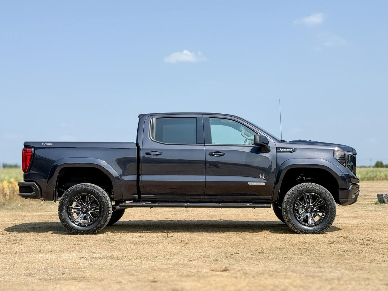 2025 GMC Sierra 1500 Elevation BLACK WIDOW PACKAGE - 5.3L V8 WITH REMOTE START/ENTRY, HEATED SEATS, HEATED STEERING WHEEL, HITCH GUIDANCE WITH HITCH VIEW, HD REAR VISION CAMERA Photo