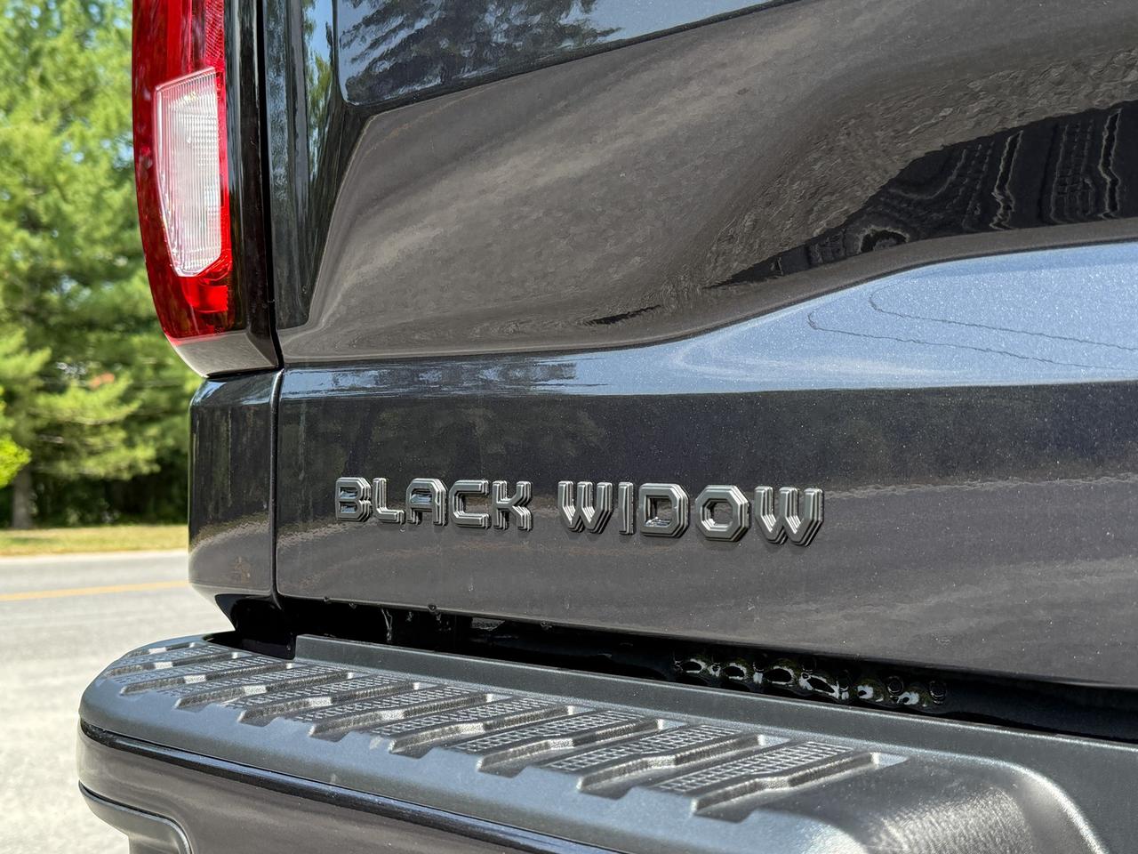 2025 GMC Sierra 1500 Elevation BLACK WIDOW PACKAGE - 5.3L V8 WITH REMOTE START/ENTRY, HEATED SEATS, HEATED STEERING WHEEL, HITCH GUIDANCE WITH HITCH VIEW, HD REAR VISION CAMERA Photo