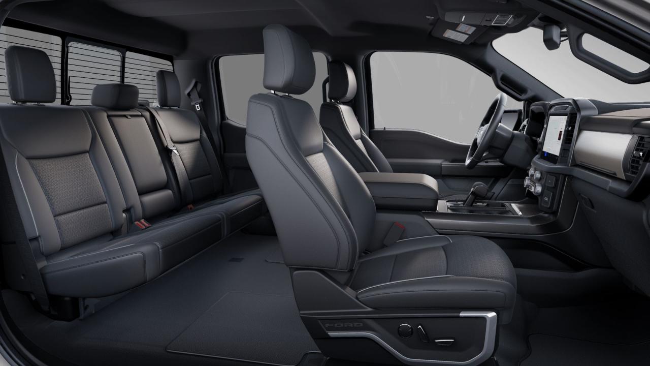 2025 Ford F-150 Lariat 4WD SuperCrew 6.5' Box Photo5