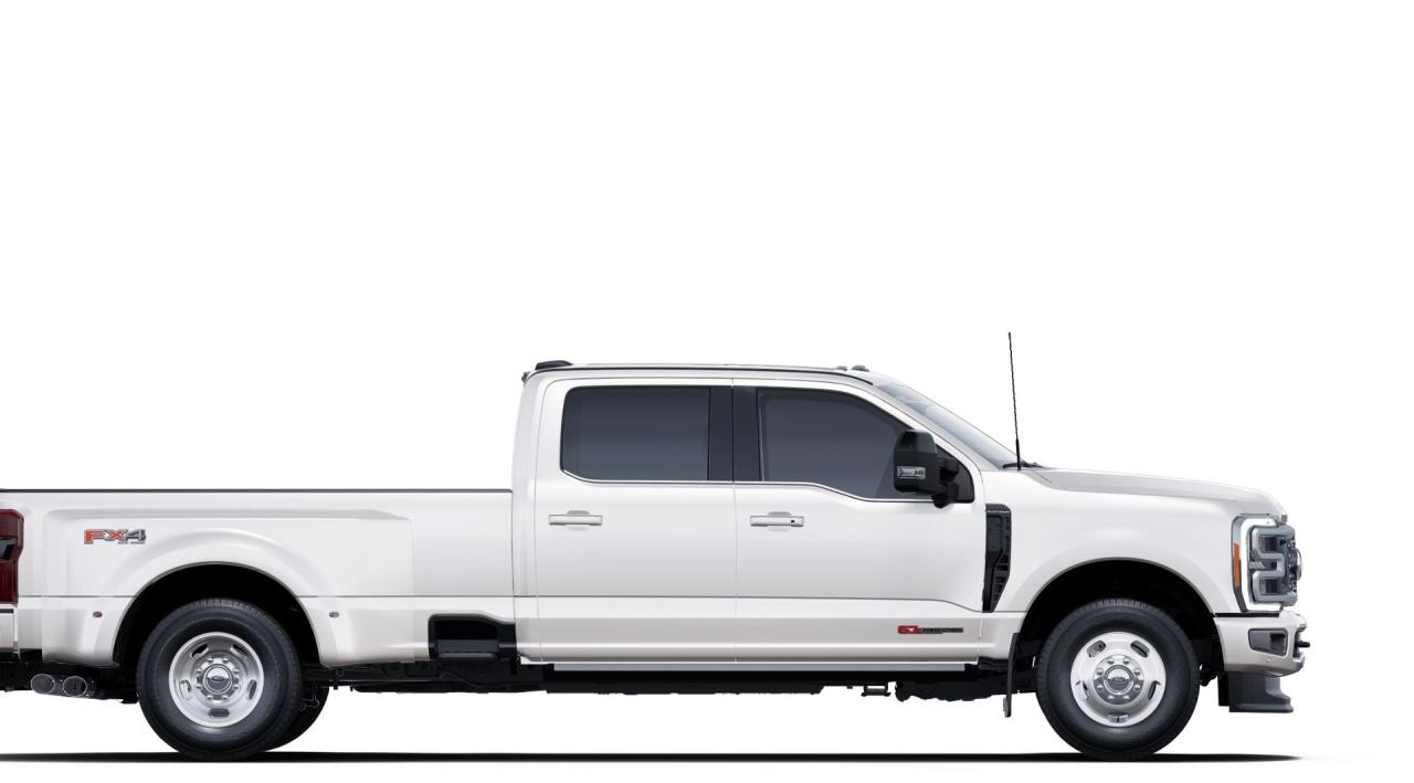 2025 Ford F-350 Super Duty DRW PLATINUM 4WD CREW CAB 8' BOX Photo4