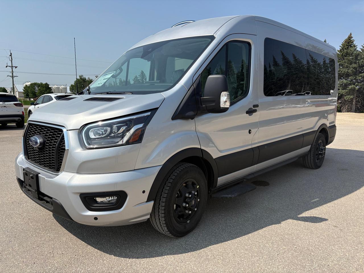 2025 Ford Transit Passenger Wagon T-350 148" MED ROOF XLT AWD Photo
