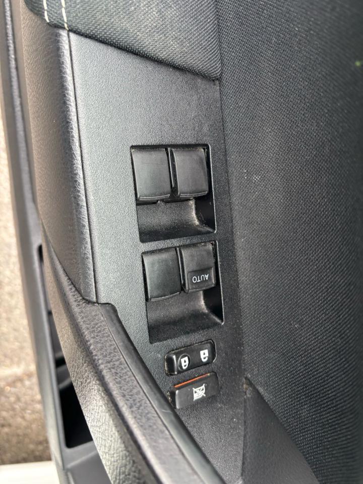 2015 Toyota Corolla LE, Sunroof, Alloys, Heated Seats