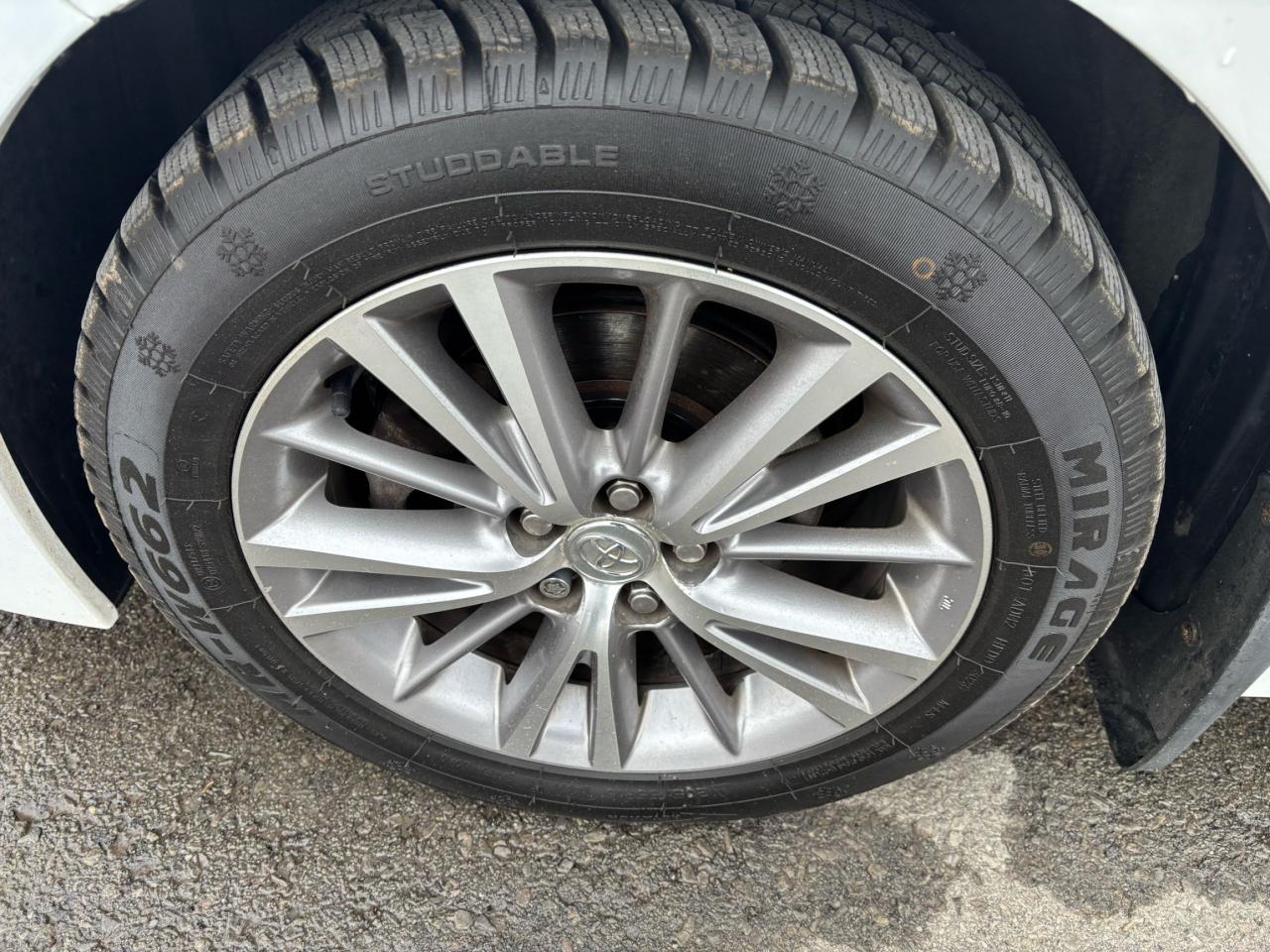 2015 Toyota Corolla LE, Sunroof, Alloys, Heated Seats