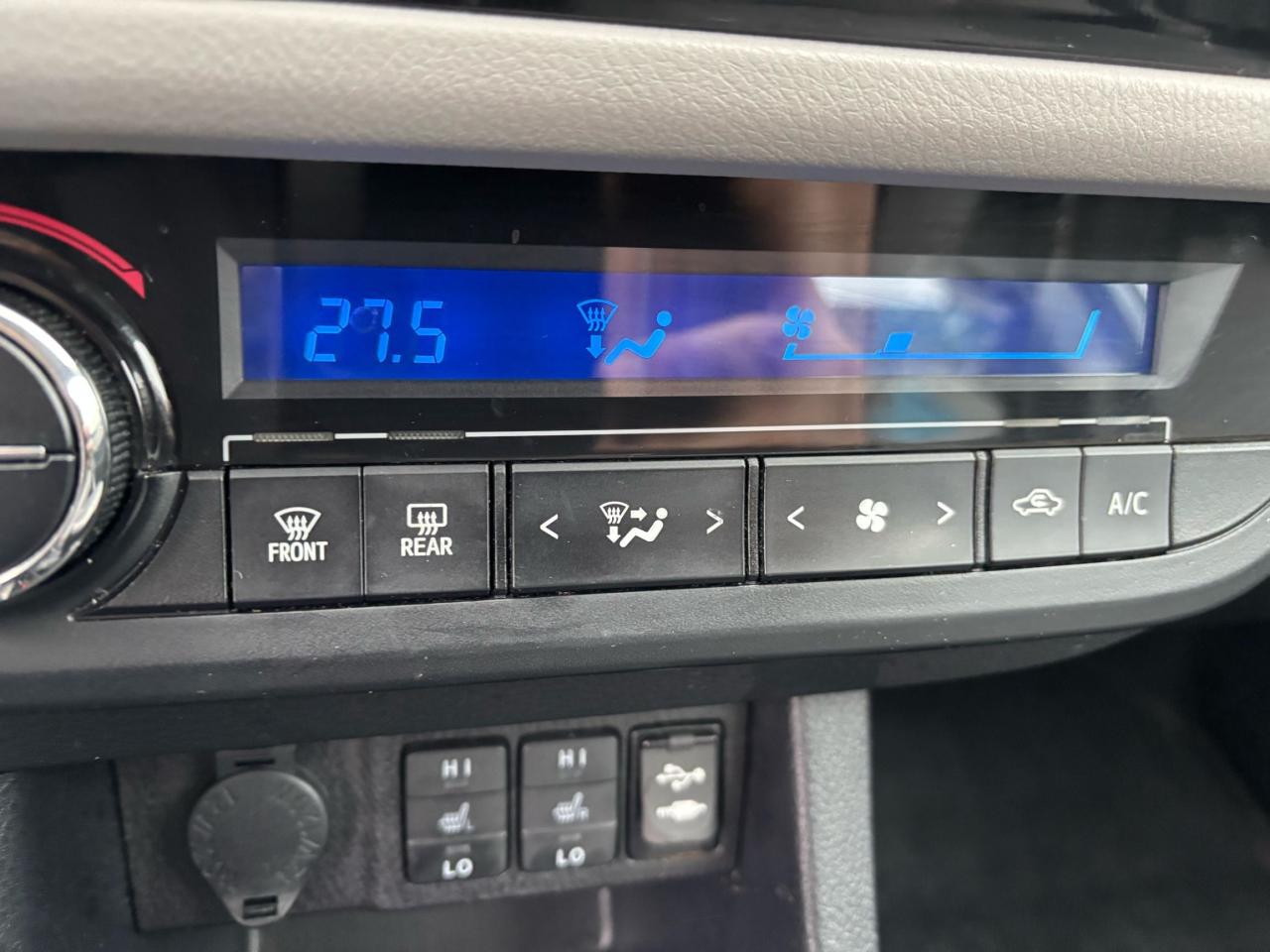 2015 Toyota Corolla LE, Sunroof, Alloys, Heated Seats