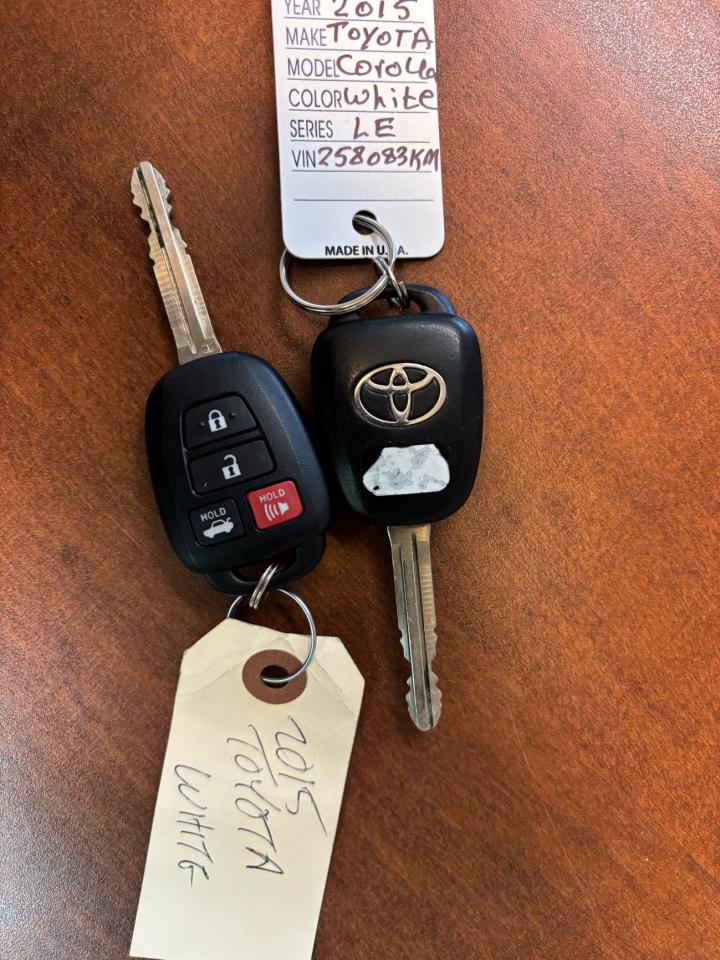 2015 Toyota Corolla LE, Sunroof, Alloys, Heated Seats