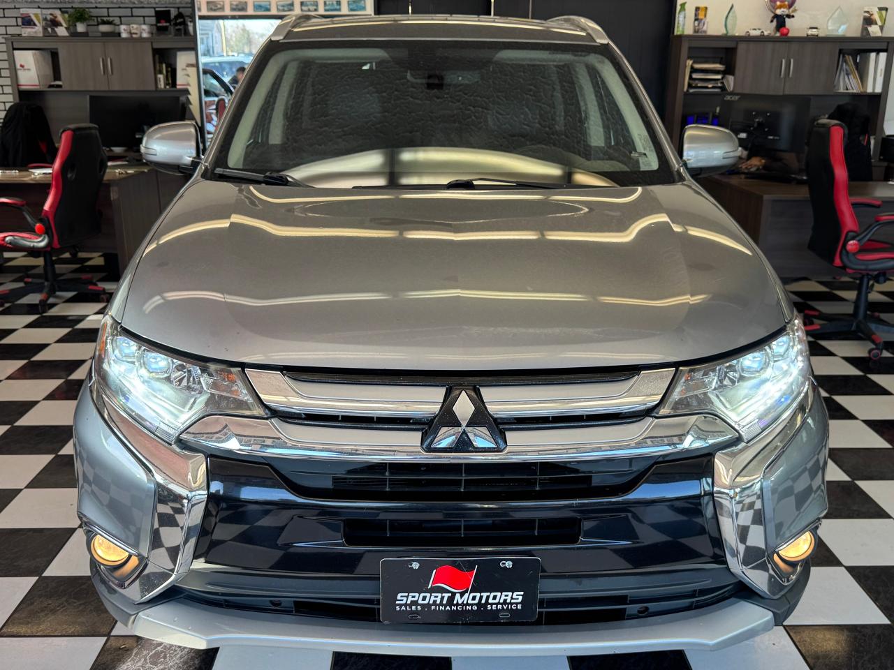 2016 Mitsubishi Outlander GT AWD 7 Passenger+Roof+AdaptiveCruise+CLEANCARFAX - Photo #11