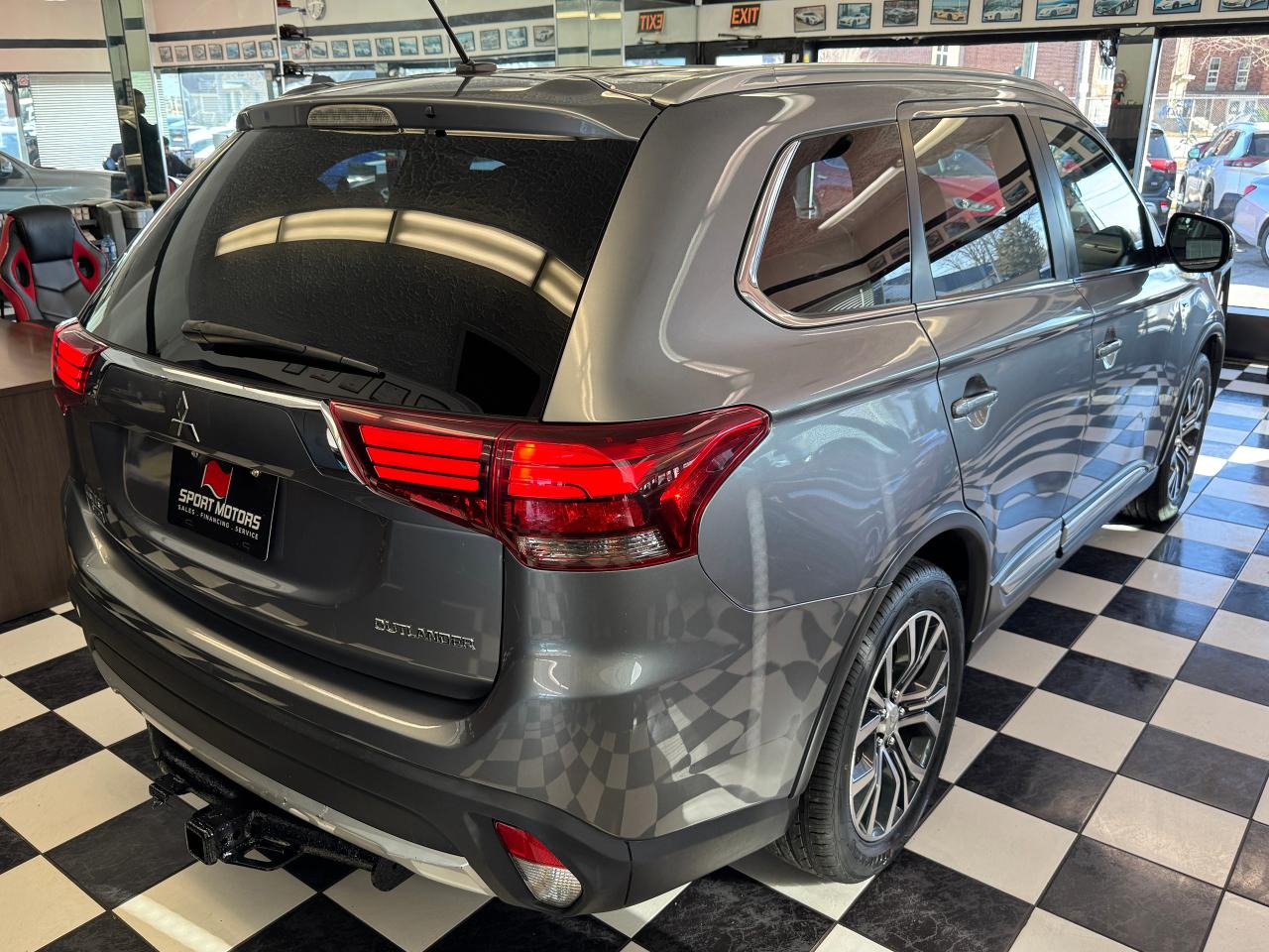 2016 Mitsubishi Outlander GT AWD 7 Passenger+Roof+AdaptiveCruise+CLEANCARFAX - Photo #9