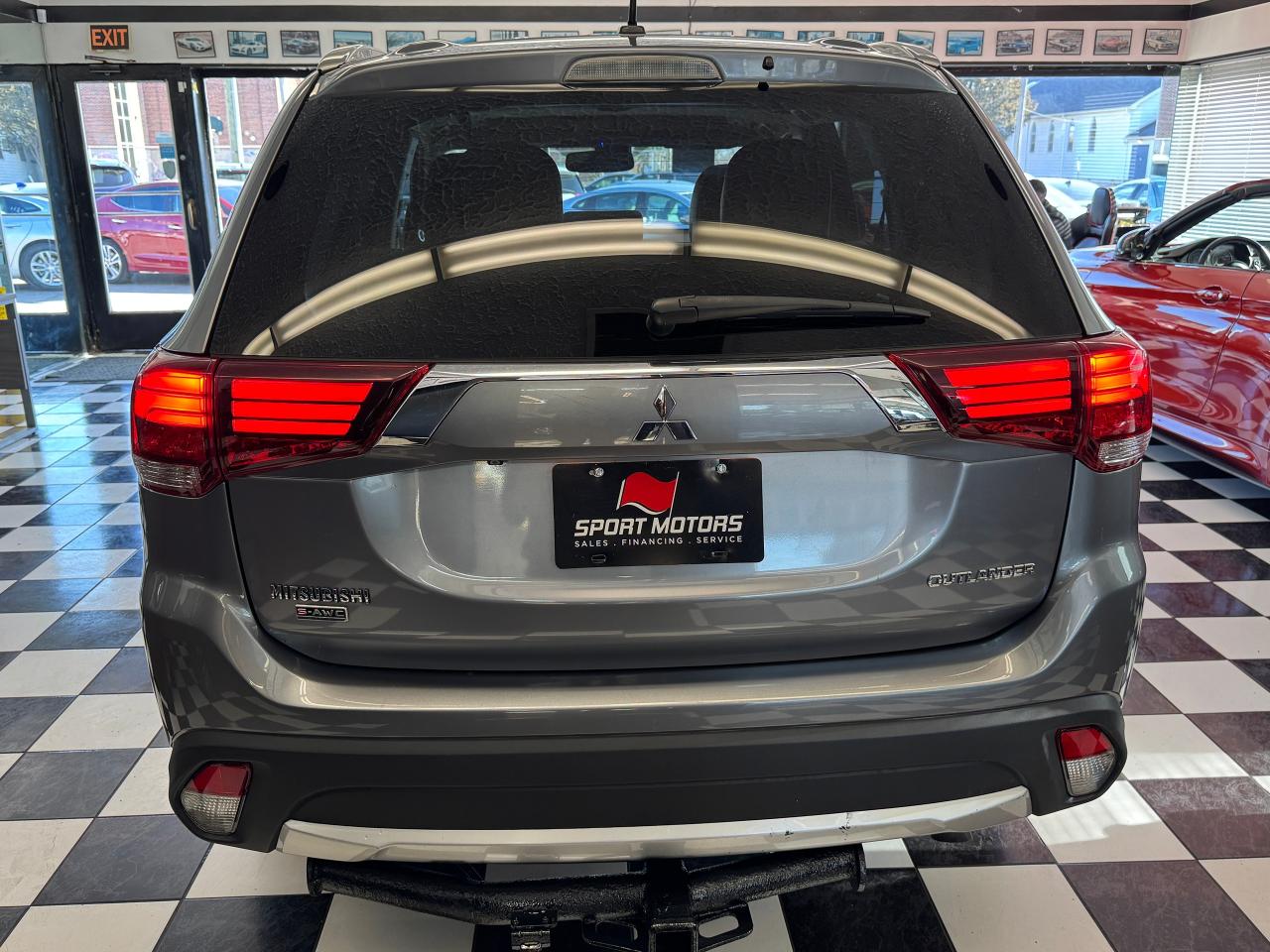 2016 Mitsubishi Outlander GT AWD 7 Passenger+Roof+AdaptiveCruise+CLEANCARFAX - Photo #8